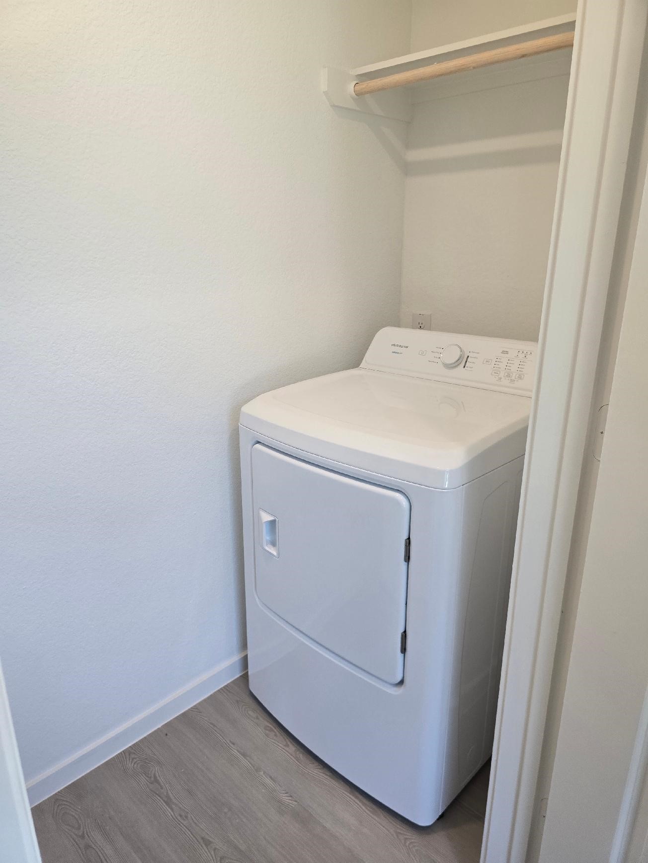 5712 Ivy Crest Property Photo 3