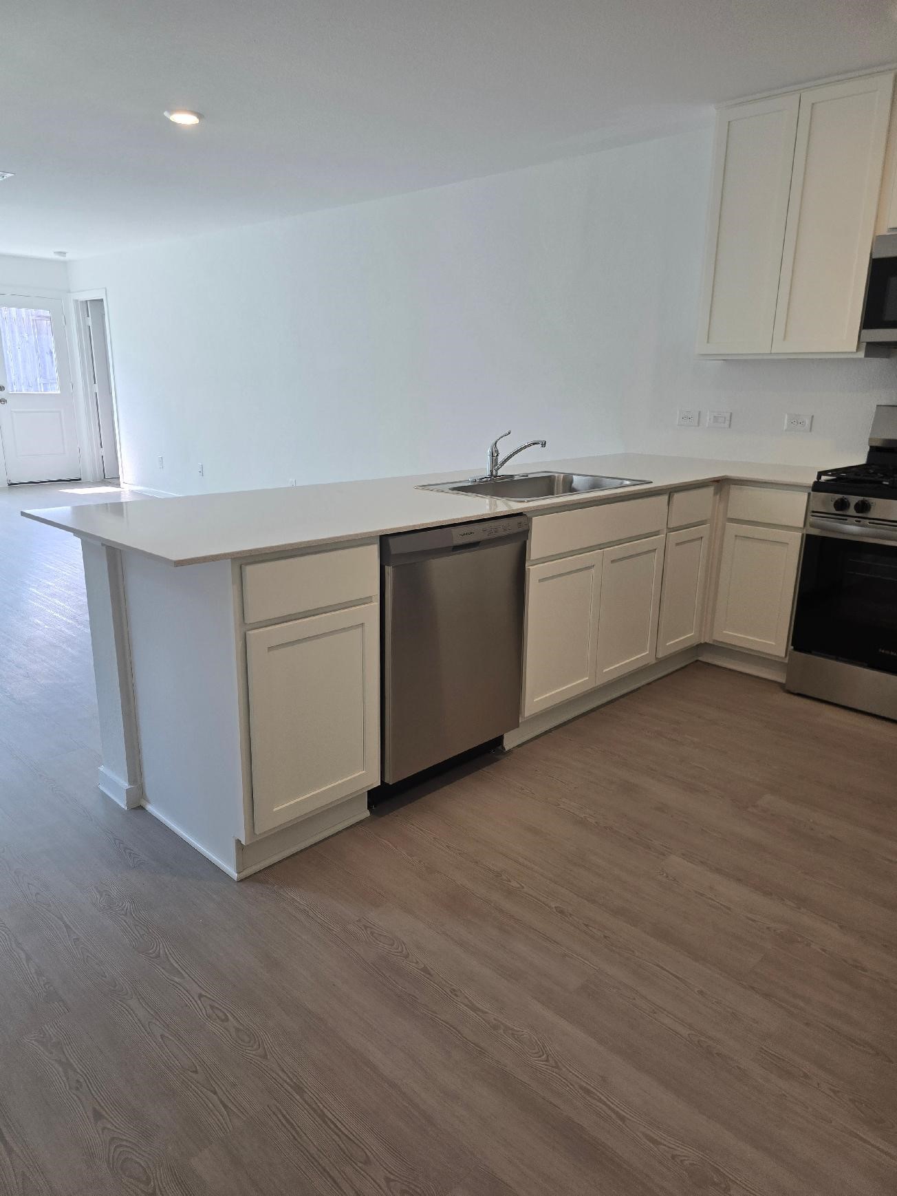 5712 Ivy Crest Property Photo 10