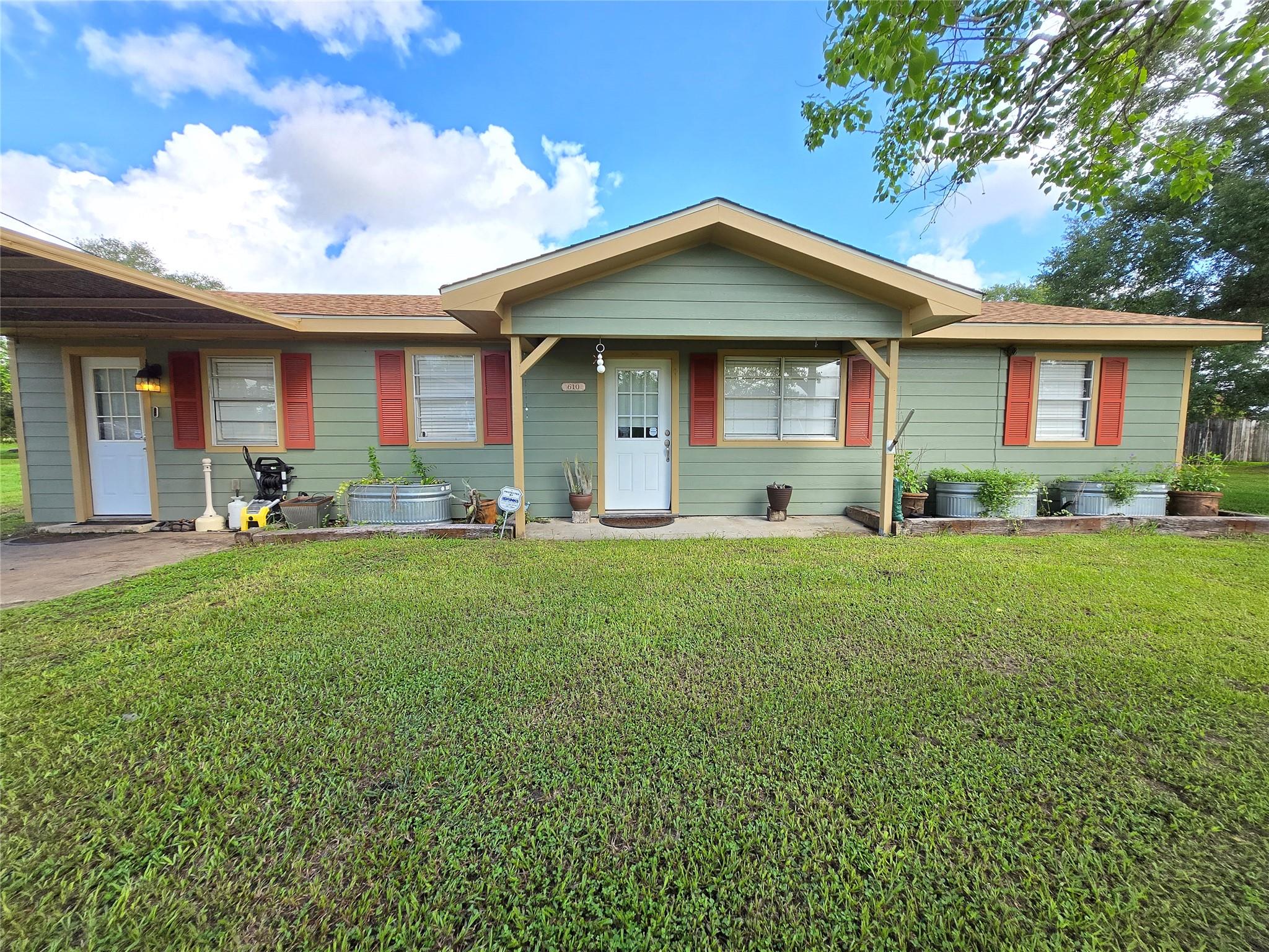 610 E Division Street, Edna Tx 77957 Property Photo 1