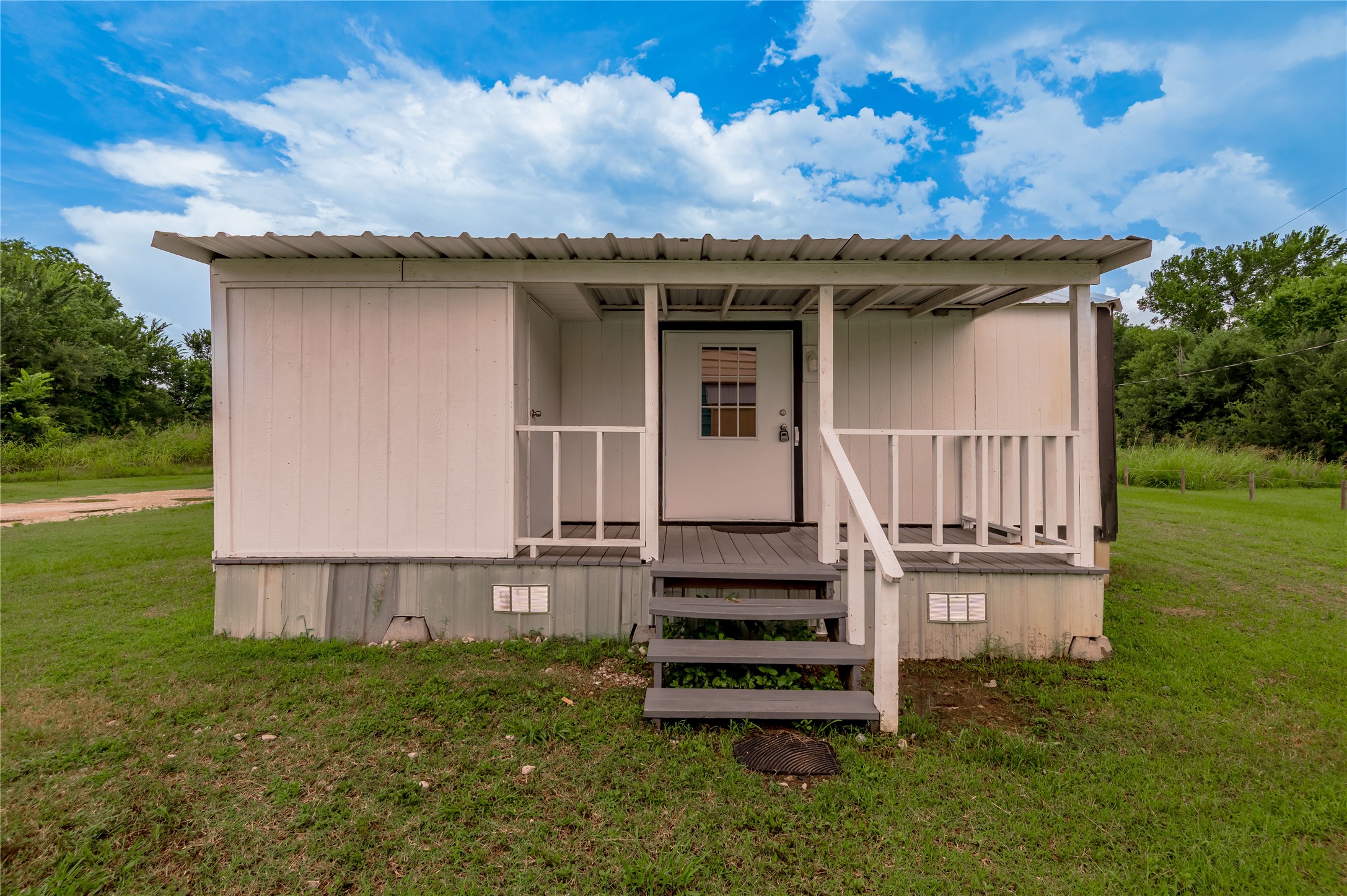 128 S Johnnie Street Property Photo 1
