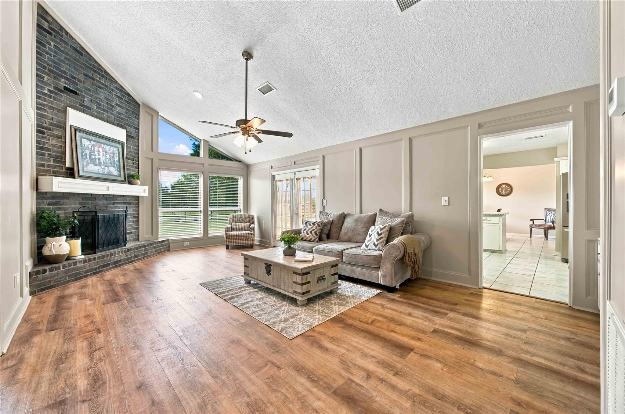4697 Wickwillow Lane, Alvin Tx 77511 Property Photo 8