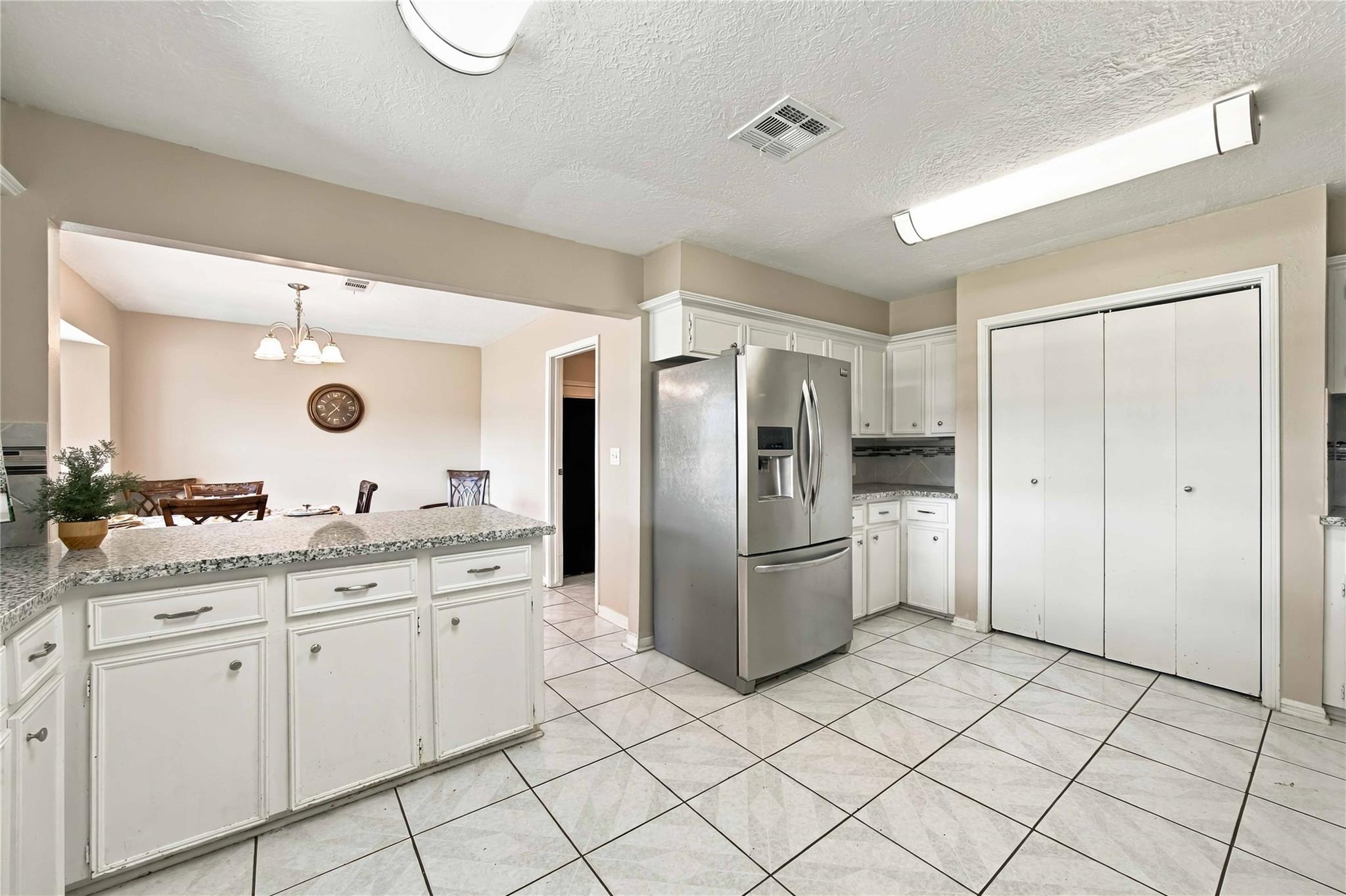 4697 Wickwillow Lane, Alvin Tx 77511 Property Photo 15