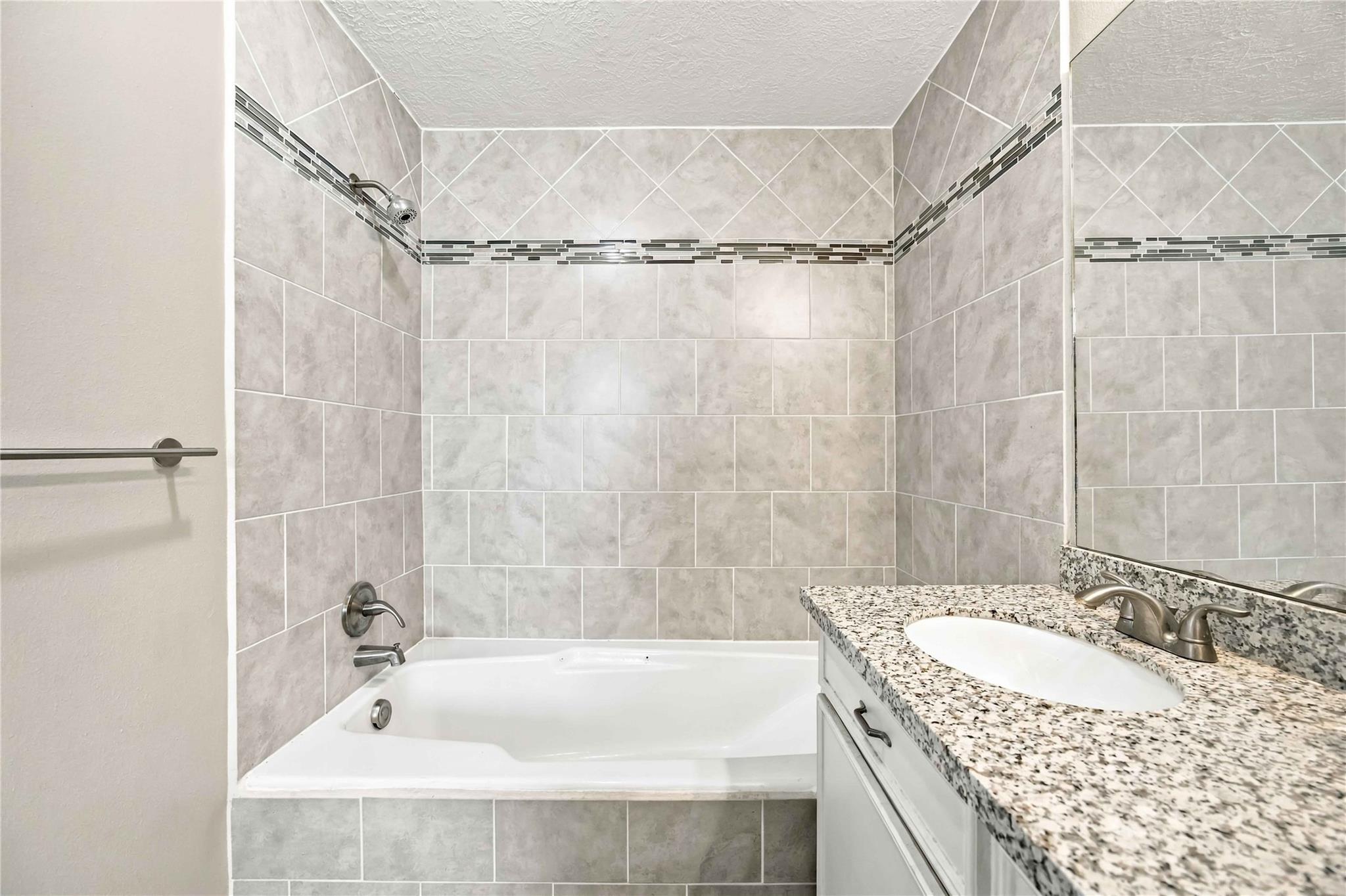 4697 Wickwillow Lane, Alvin Tx 77511 Property Photo 25