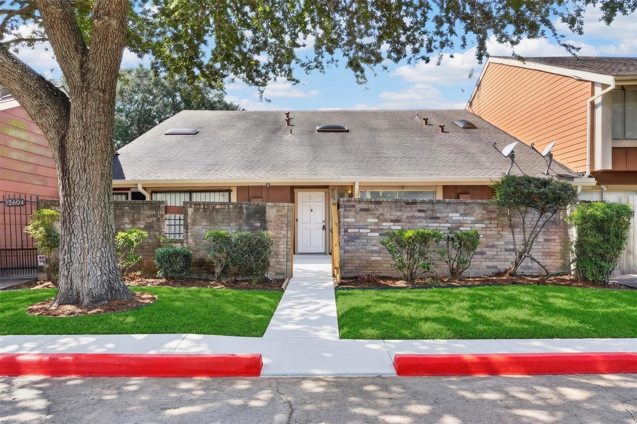 12606 Newbrook Drive, Houston Tx 77072 Property Photo 1
