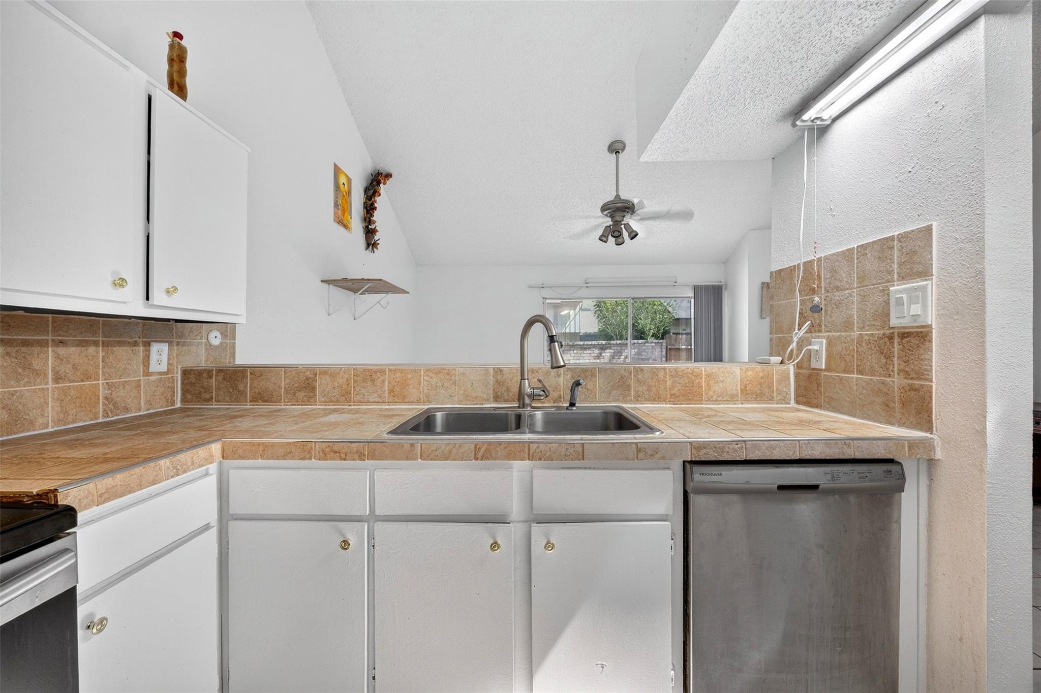 12606 Newbrook Drive, Houston Tx 77072 Property Photo 14