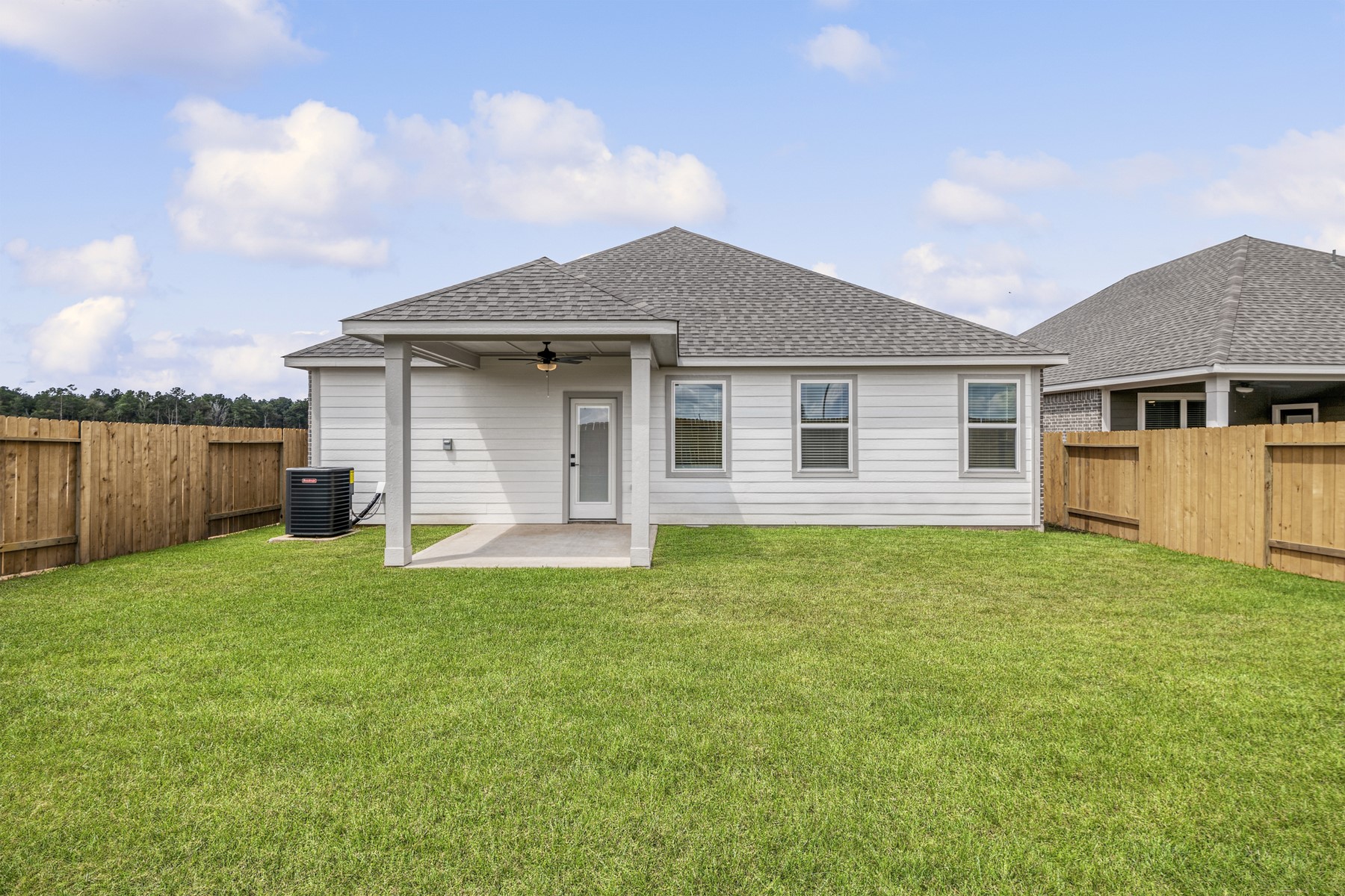 15634 Honey Cove Drive Property Photo 2