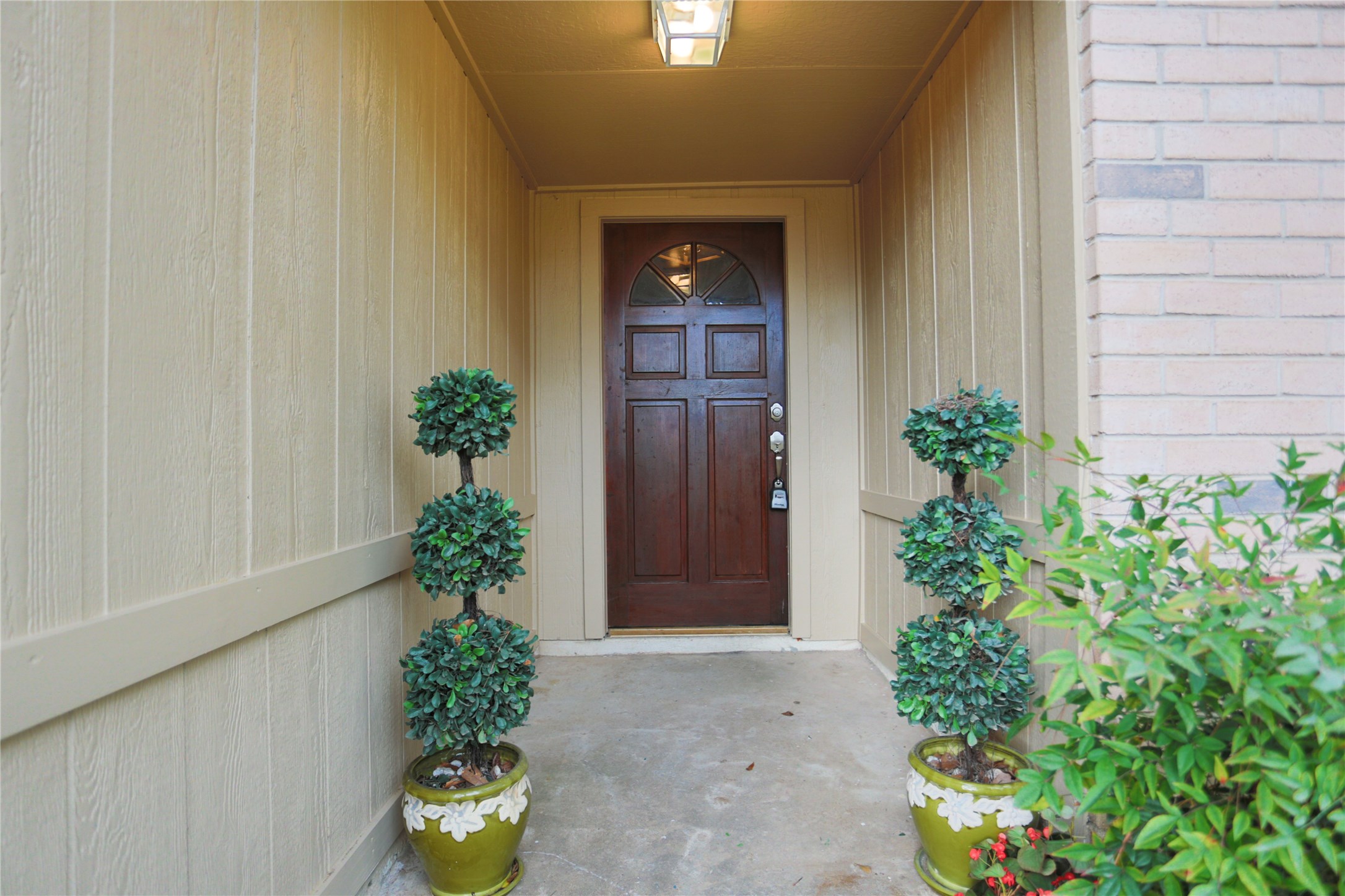 7007 Glen Rosa Drive Property Photo 4