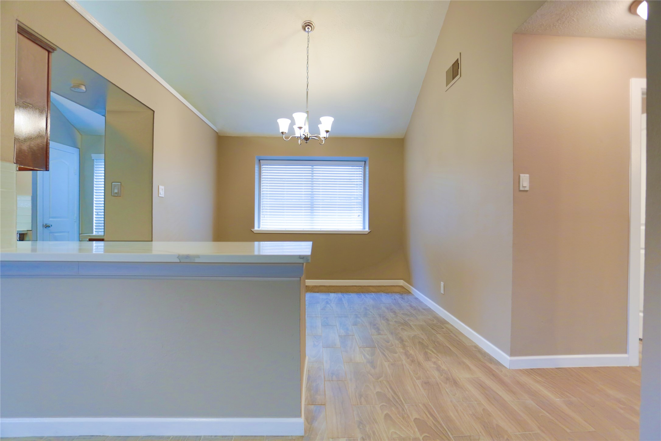 7007 Glen Rosa Drive Property Photo 9