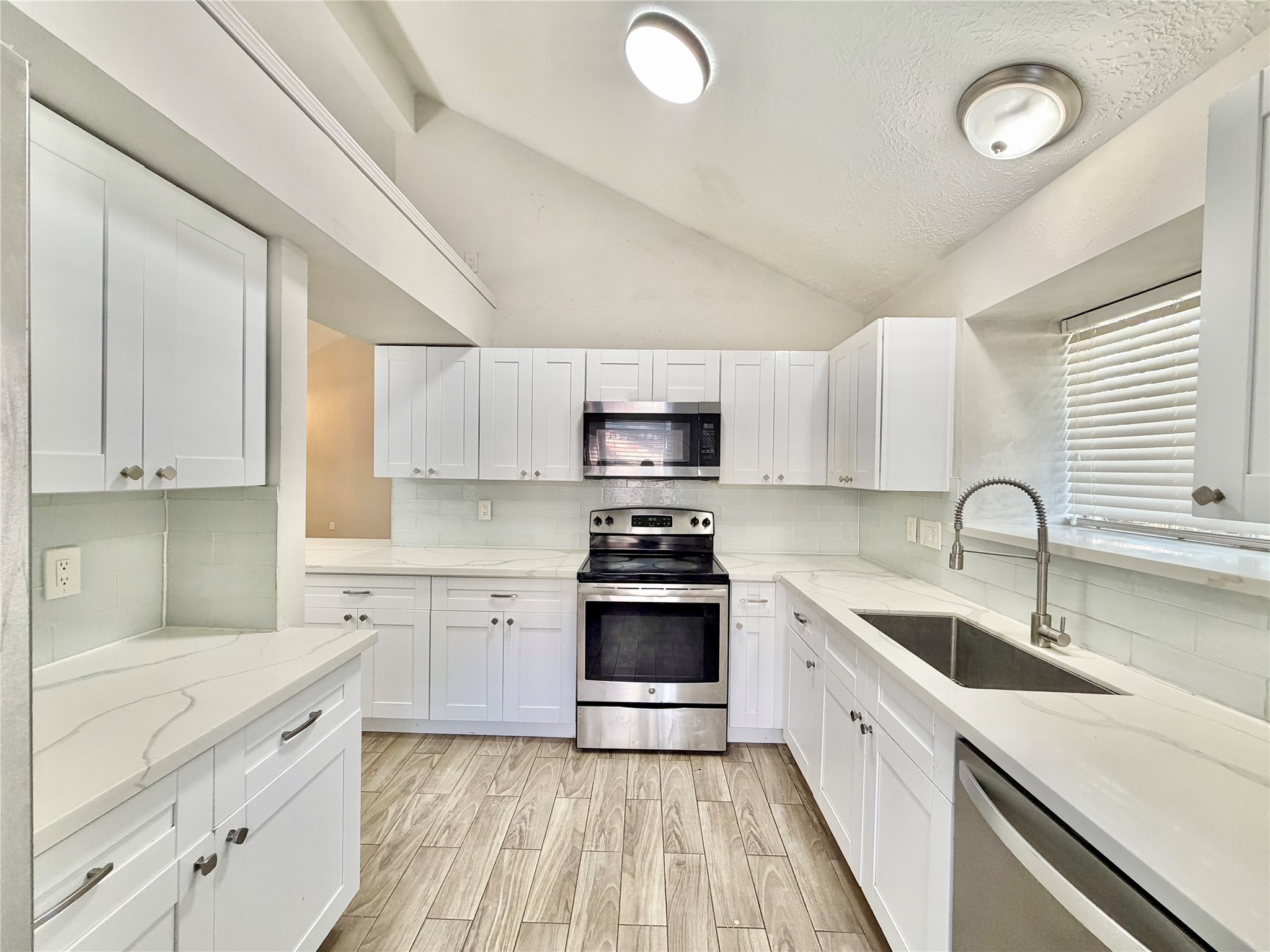 7007 Glen Rosa Drive Property Photo 23
