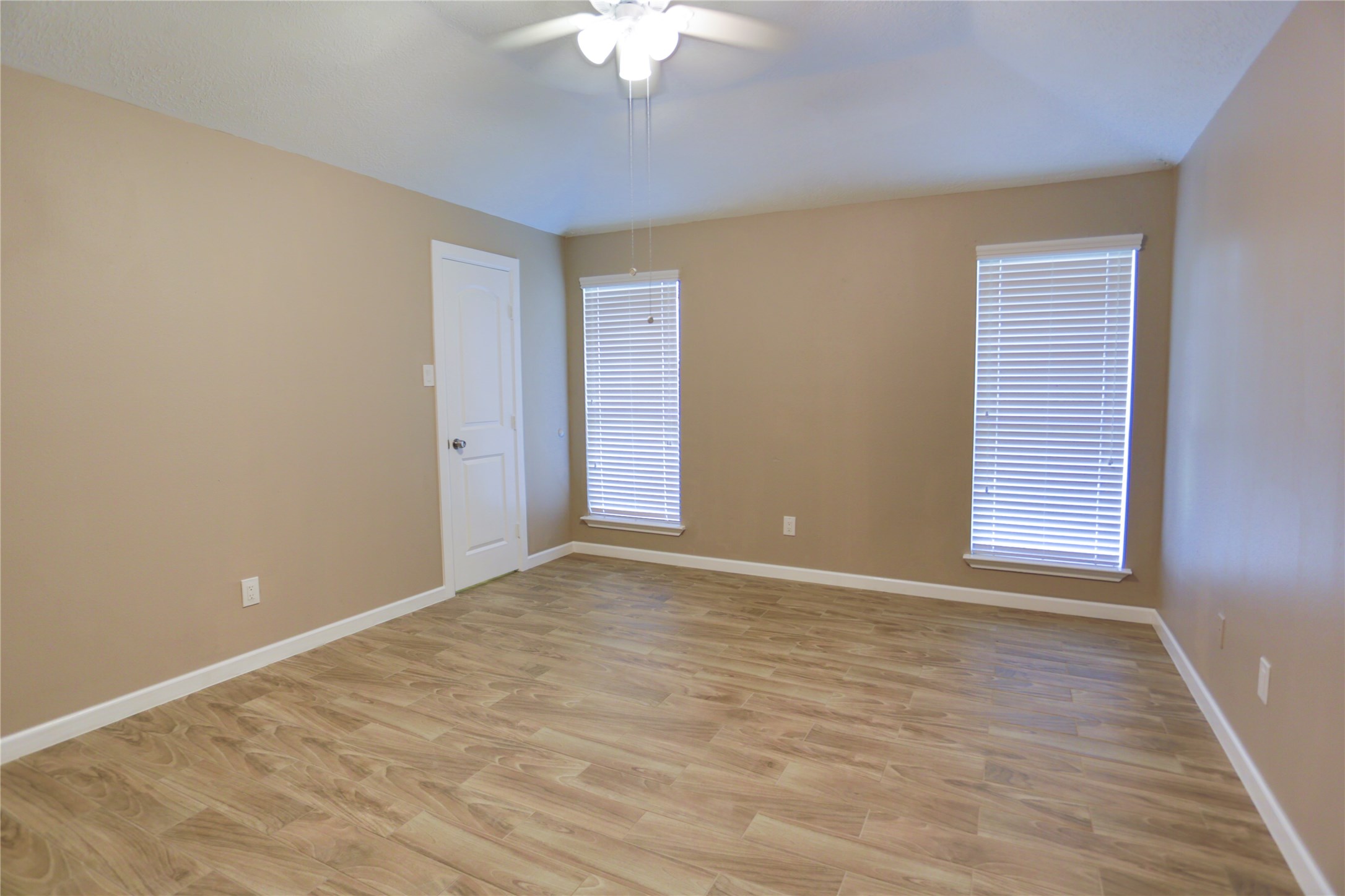 7007 Glen Rosa Drive Property Photo 27