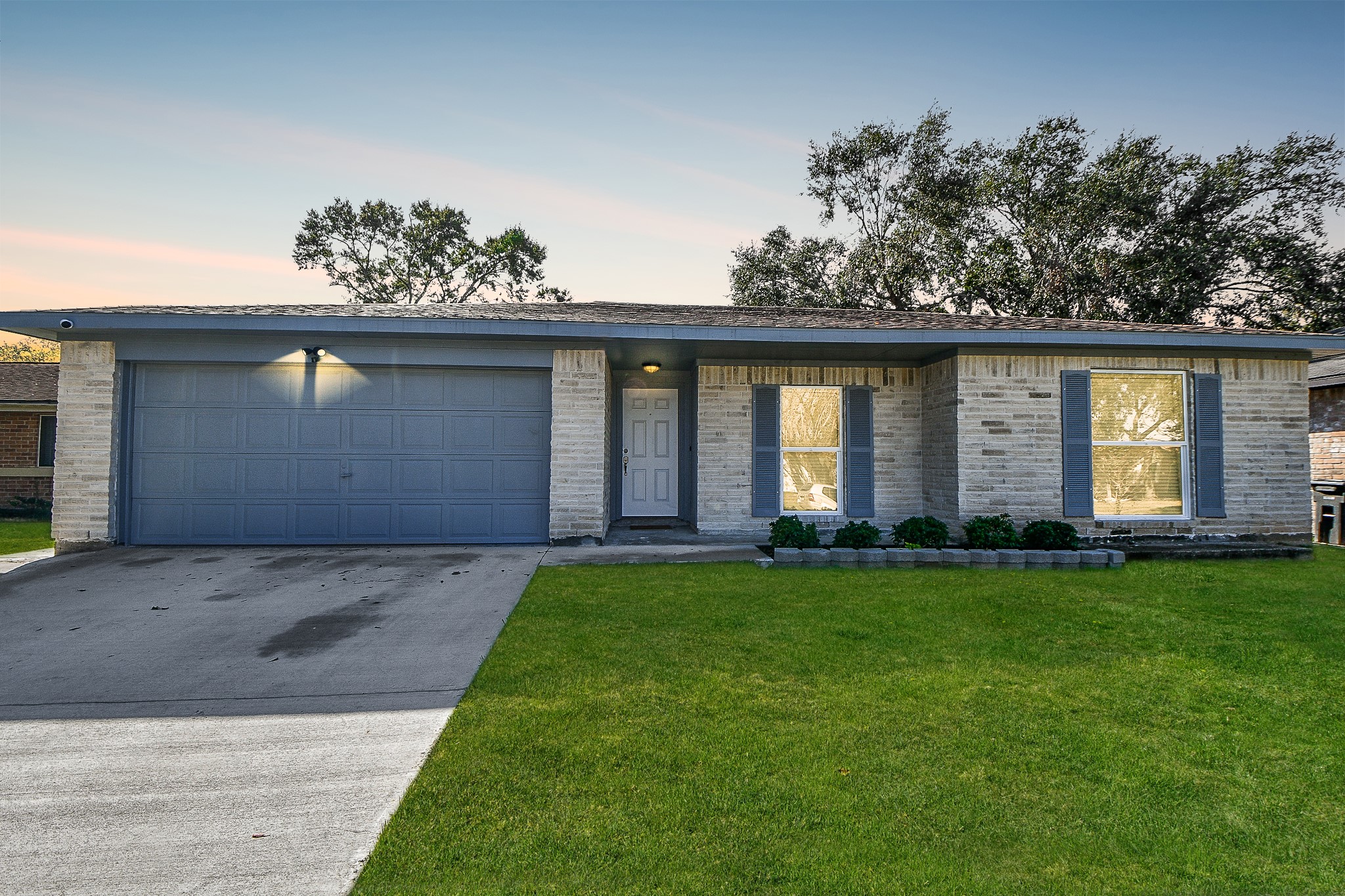 13707 Towne Way Drive Property Photo 2