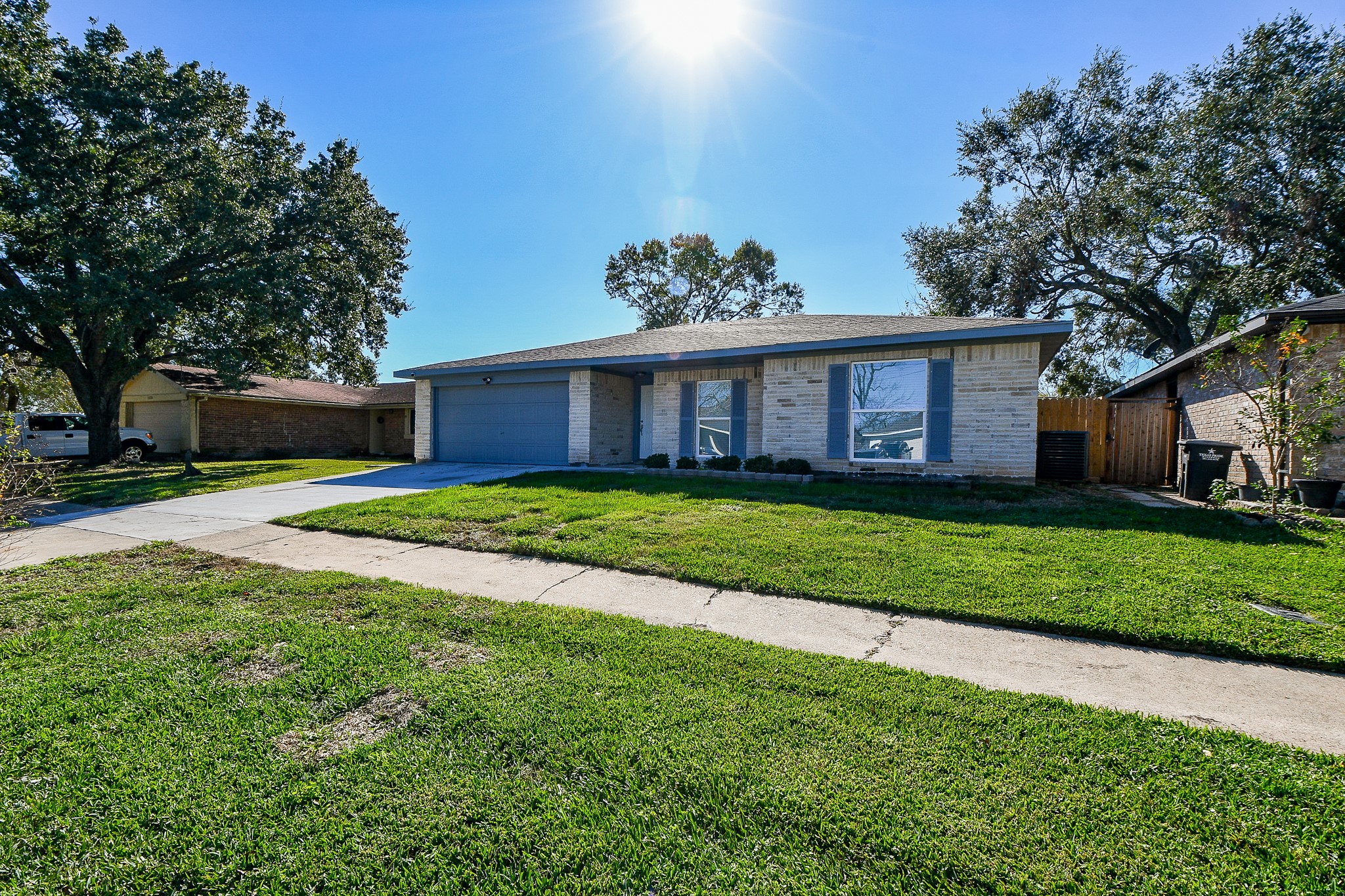 13707 Towne Way Drive Property Photo 3
