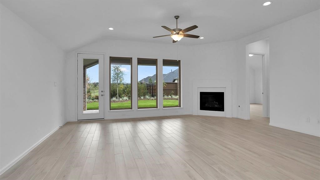 2910 Starling Drive Property Photo 3