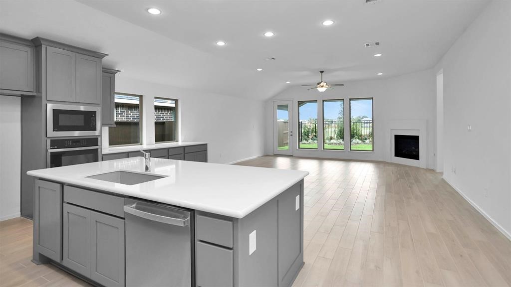 2910 Starling Drive Property Photo 4