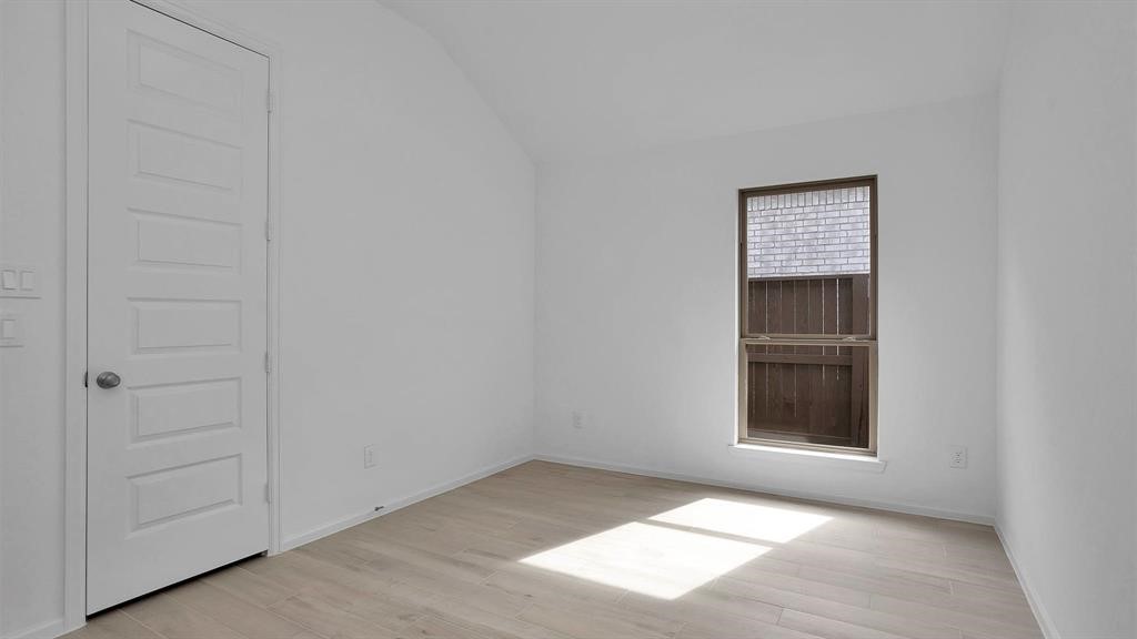 2910 Starling Drive Property Photo 13