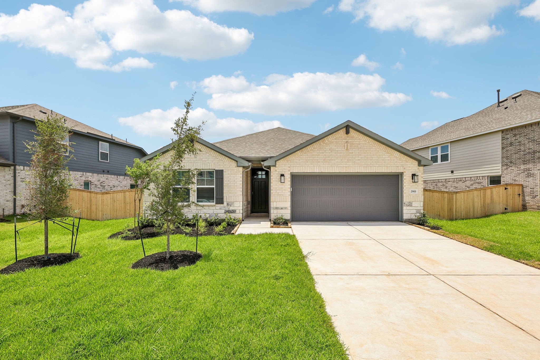 2811 Duchess Drive Property Photo 1