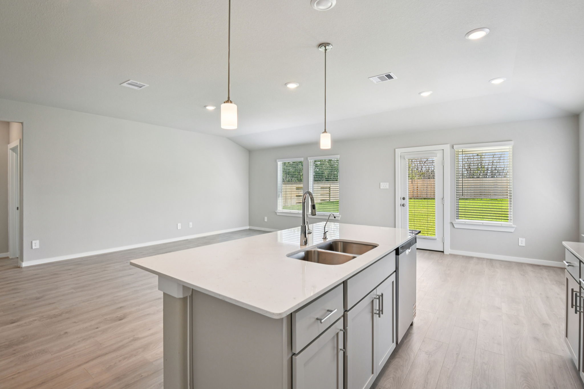 2811 Duchess Drive Property Photo 14