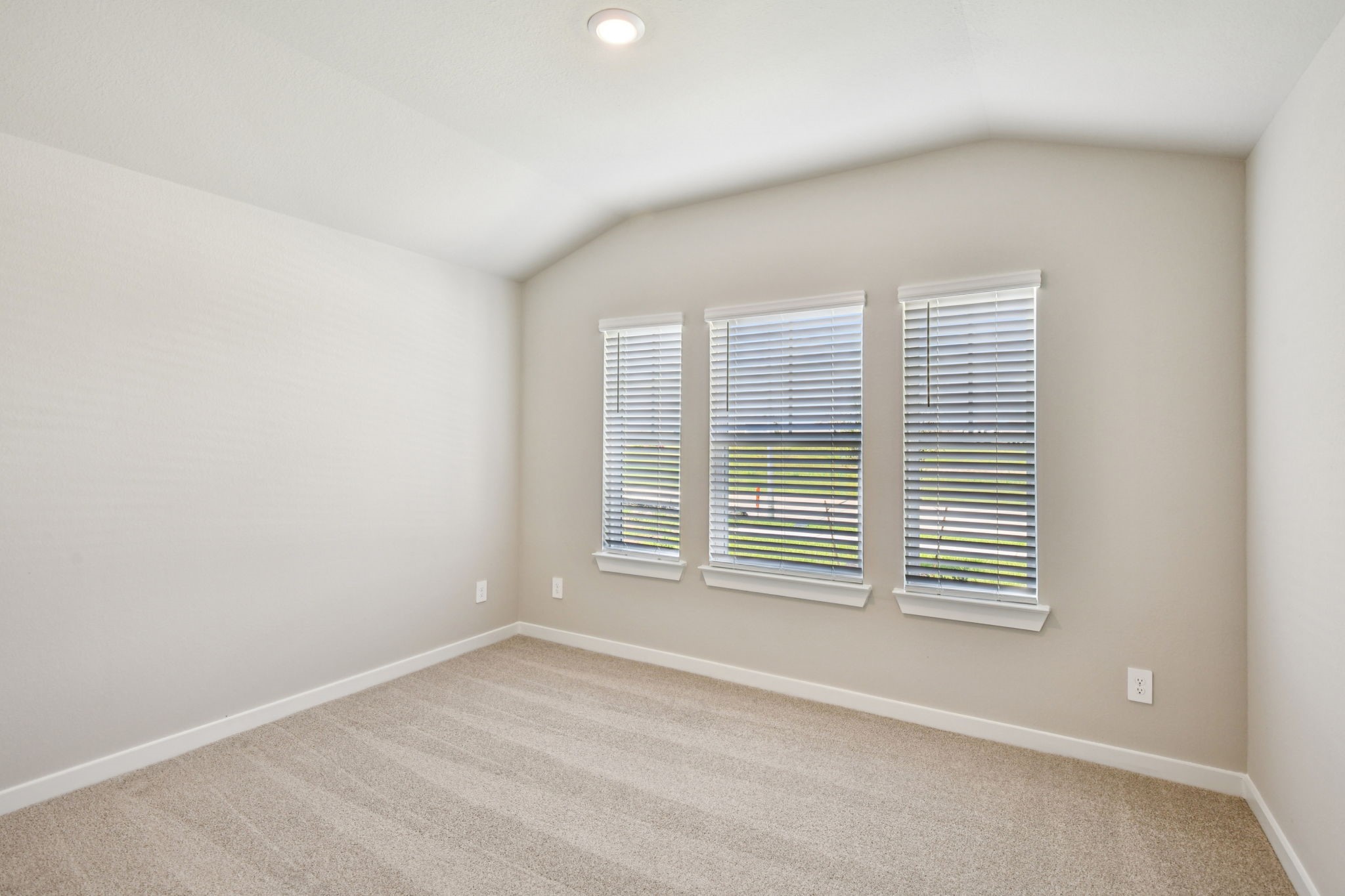 2811 Duchess Drive Property Photo 15