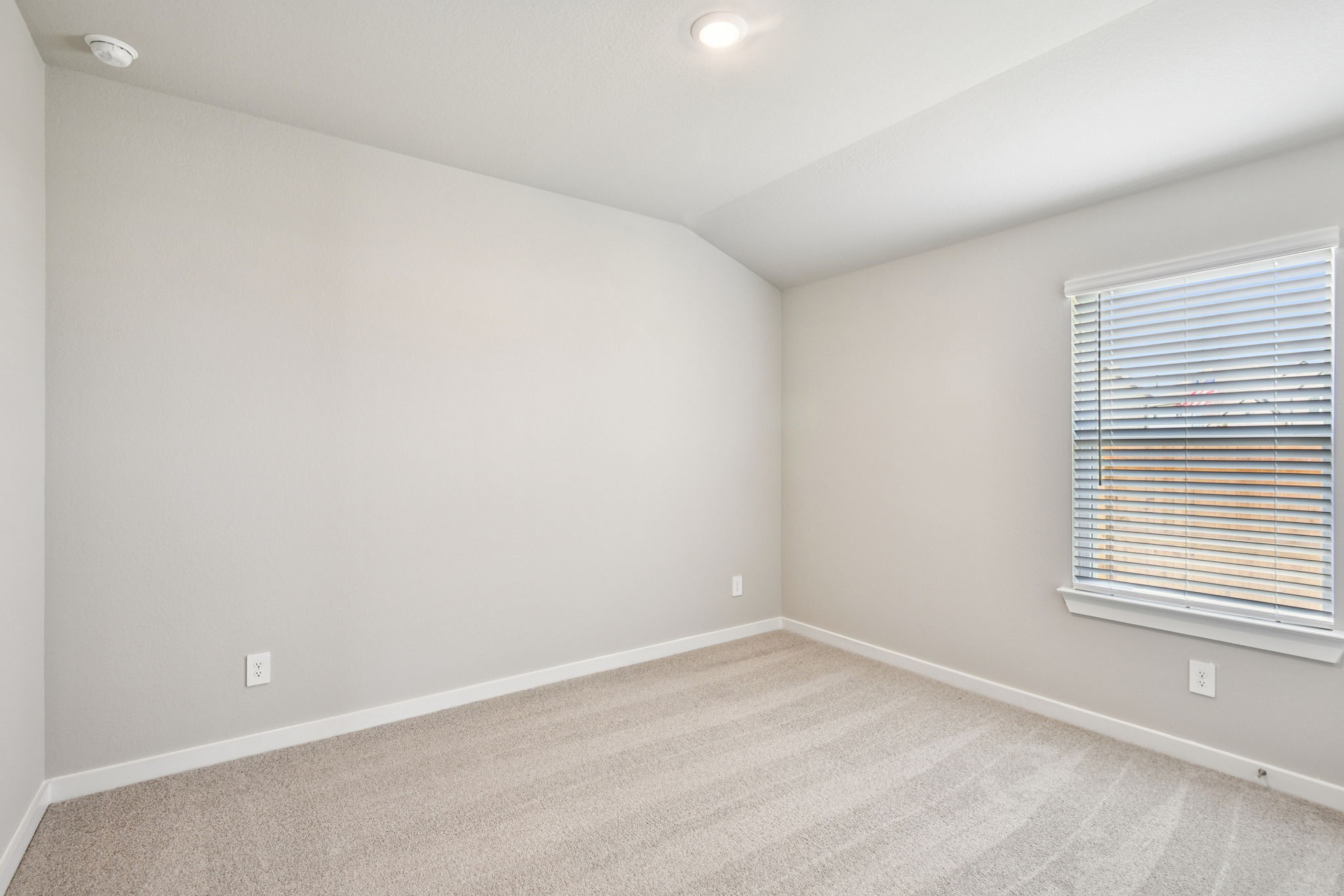 2811 Duchess Drive Property Photo 19