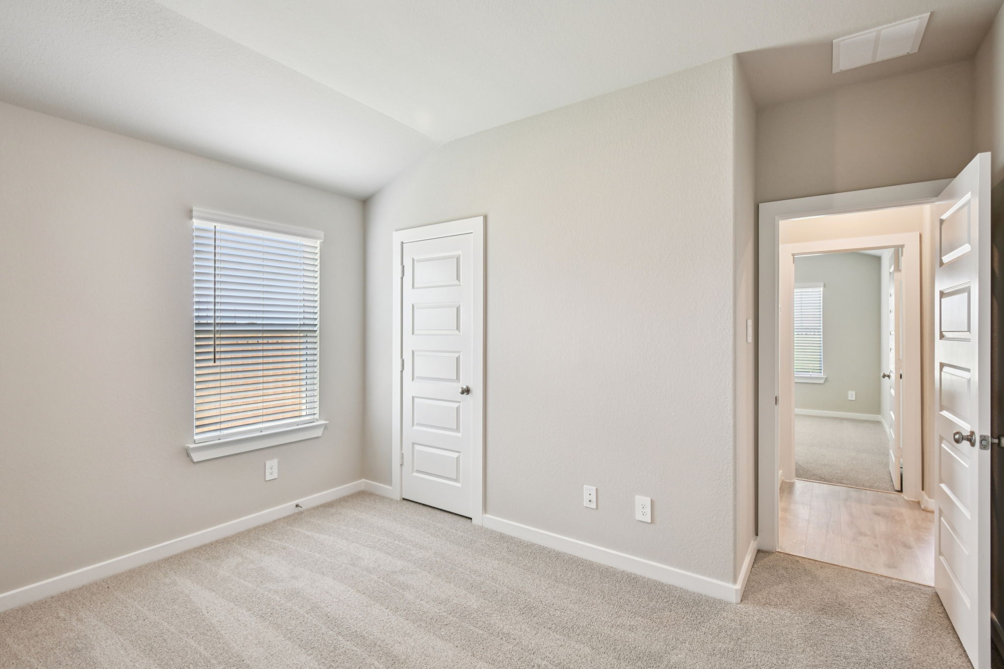 2811 Duchess Drive Property Photo 20