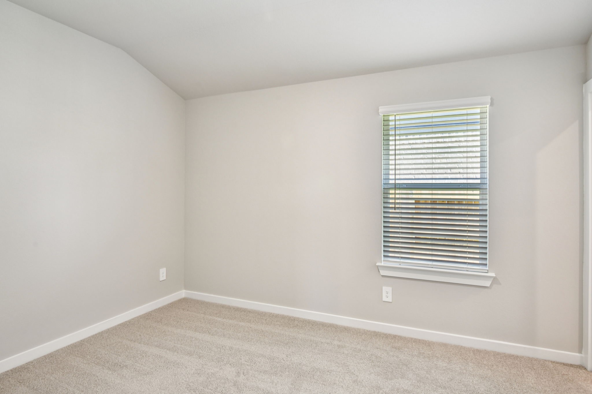 2811 Duchess Drive Property Photo 24