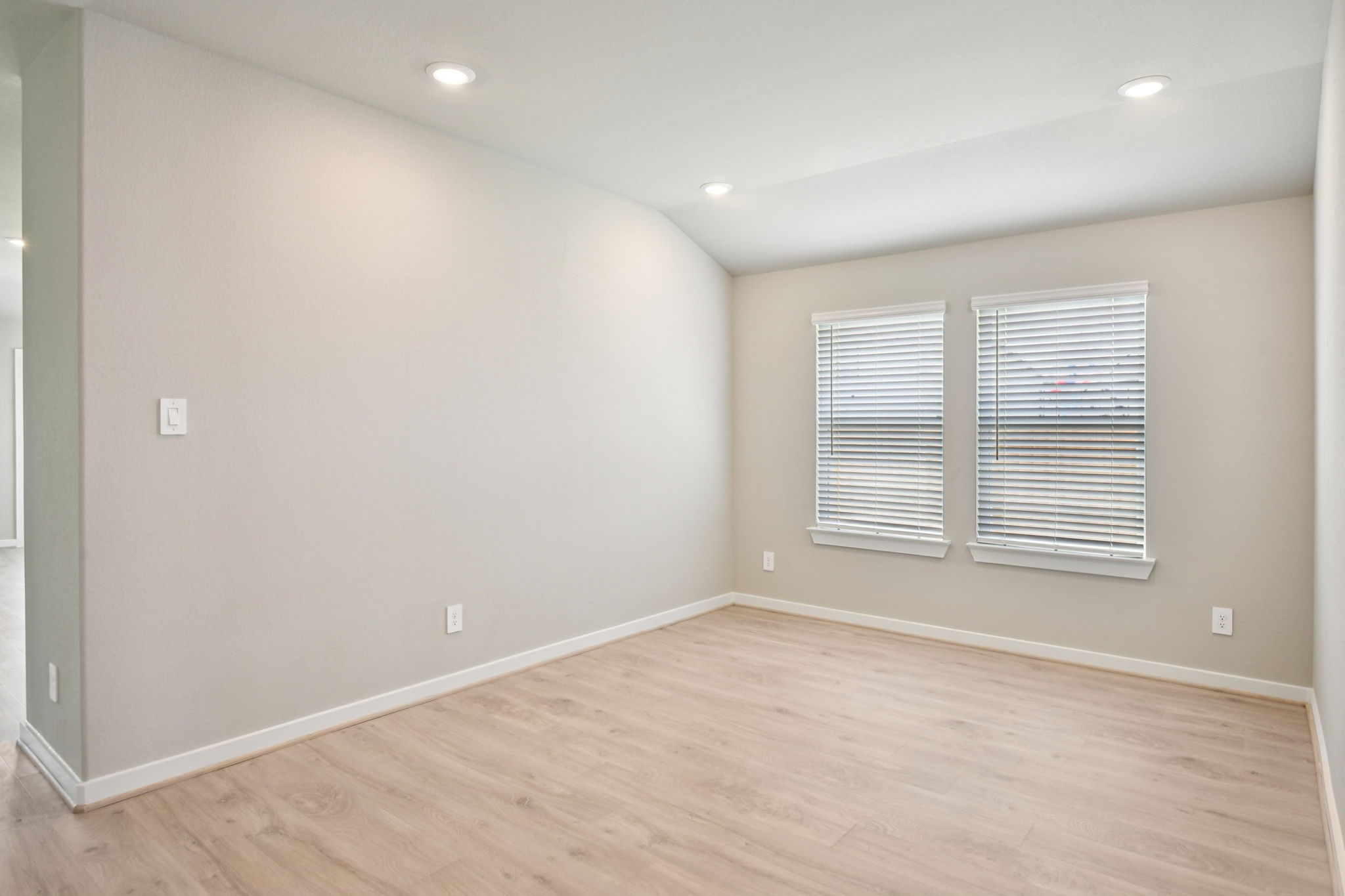 2811 Duchess Drive Property Photo 28