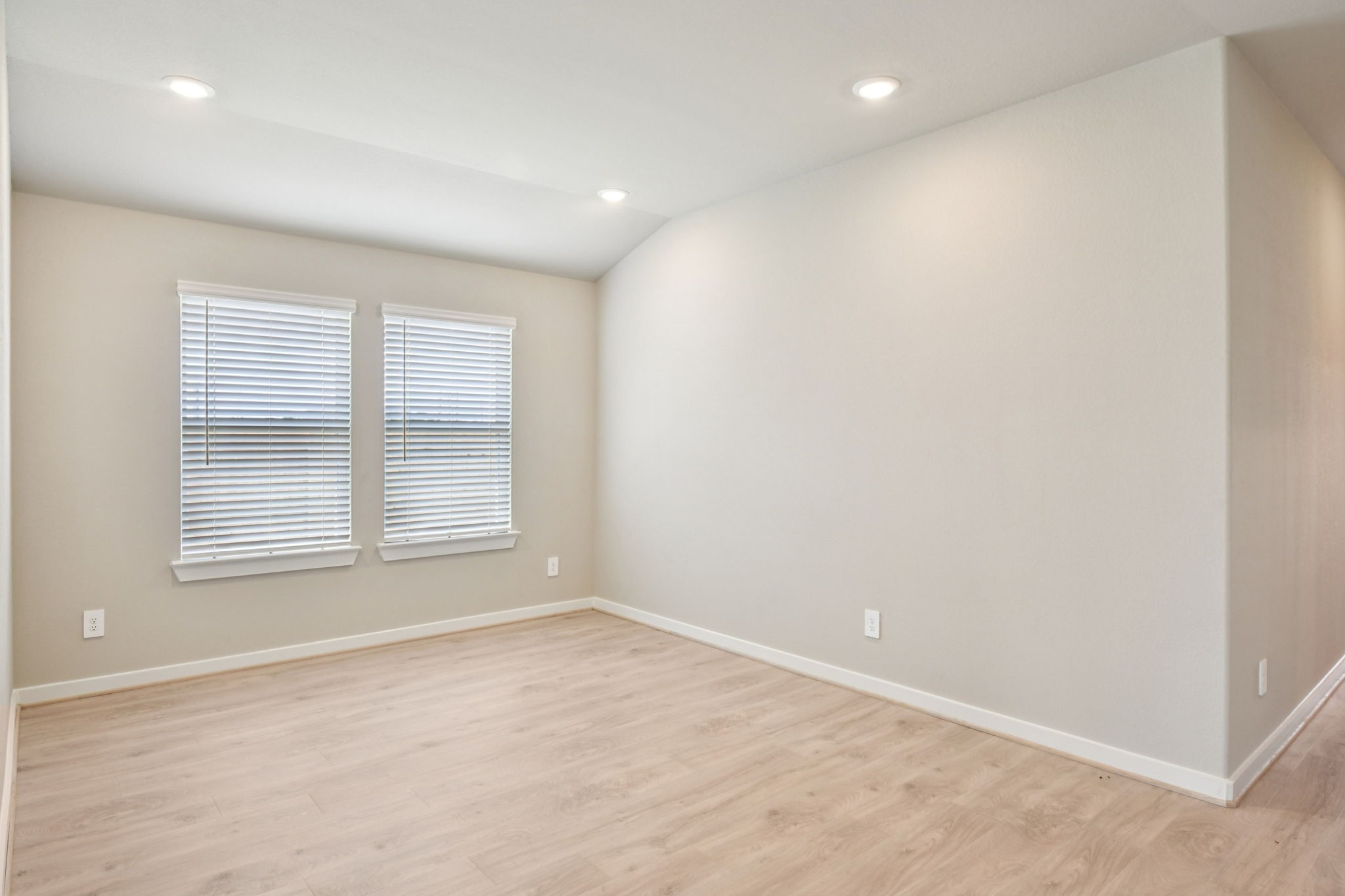2811 Duchess Drive Property Photo 31