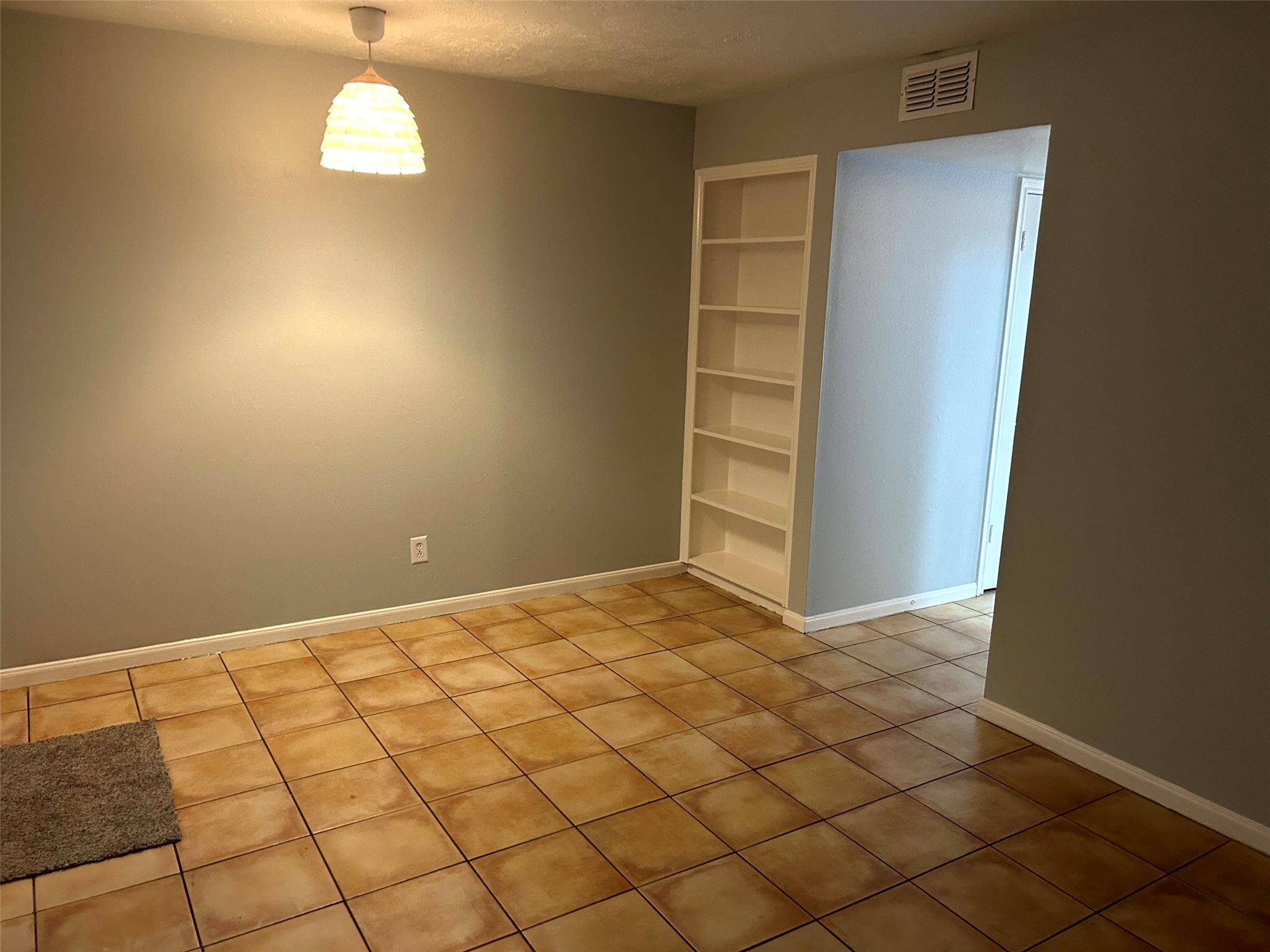 1611 Mapleton Drive Property Photo 4