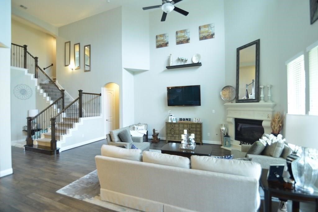16615 Harbor Falls Drive Property Photo 4