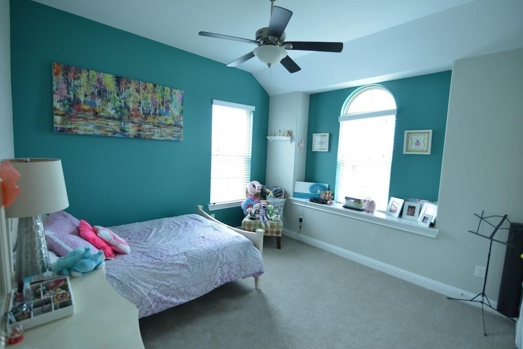 16615 Harbor Falls Drive Property Photo 8