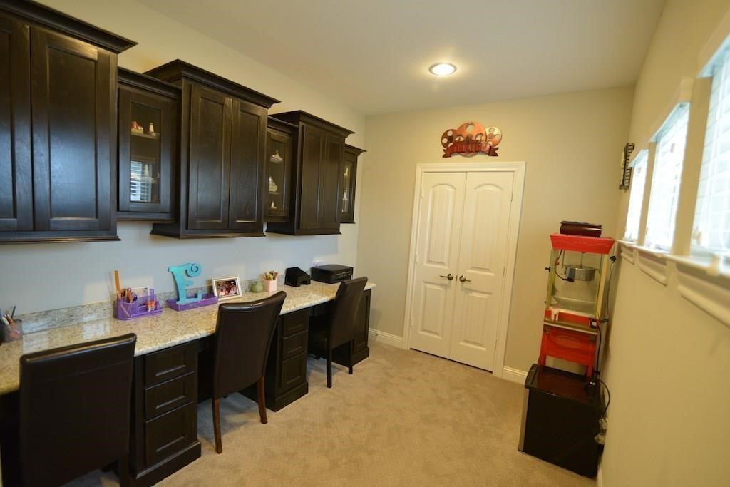 16615 Harbor Falls Drive Property Photo 9