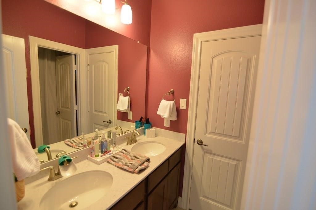 16615 Harbor Falls Drive Property Photo 10