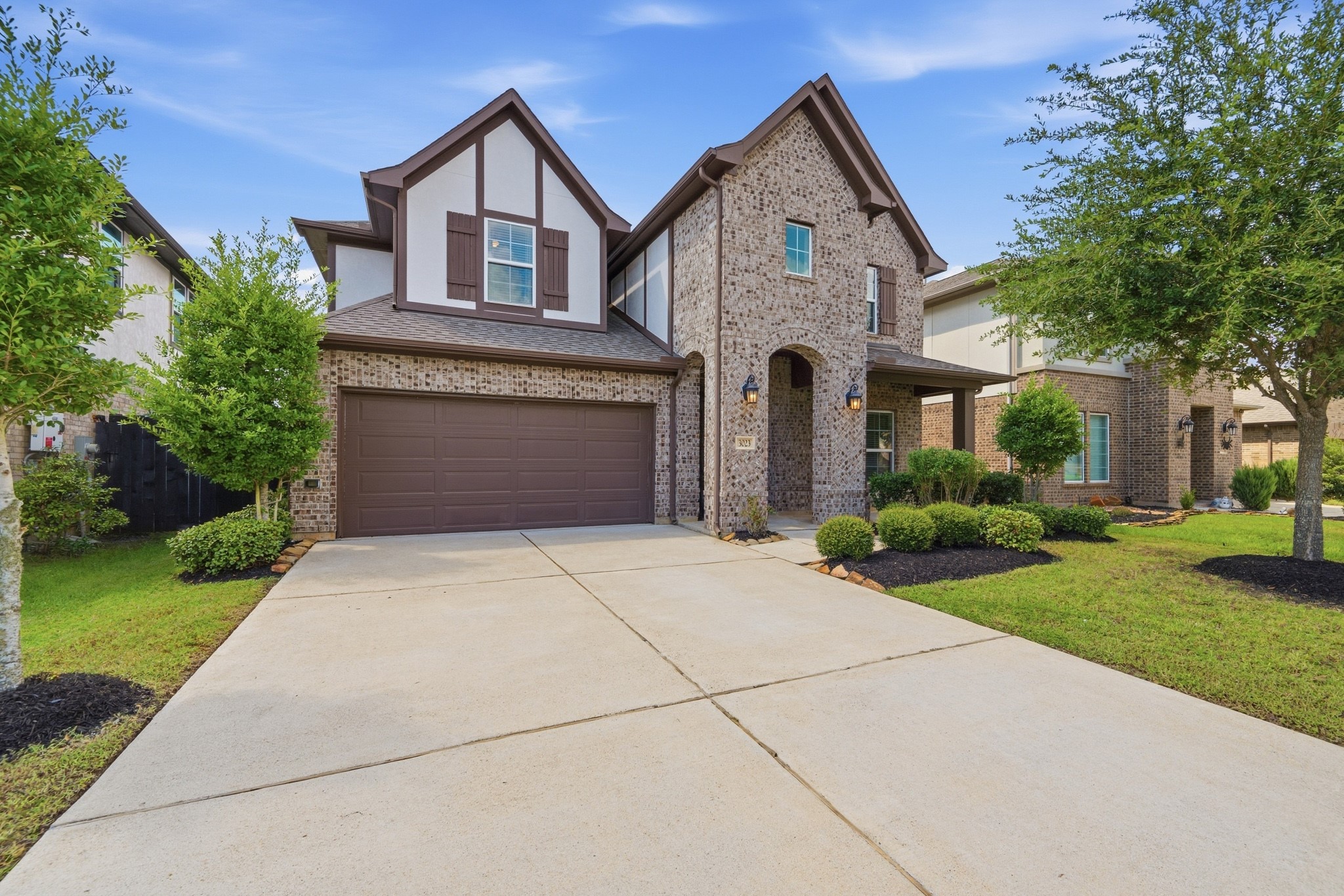 3023 Brisk Autumn Drive Property Photo 2