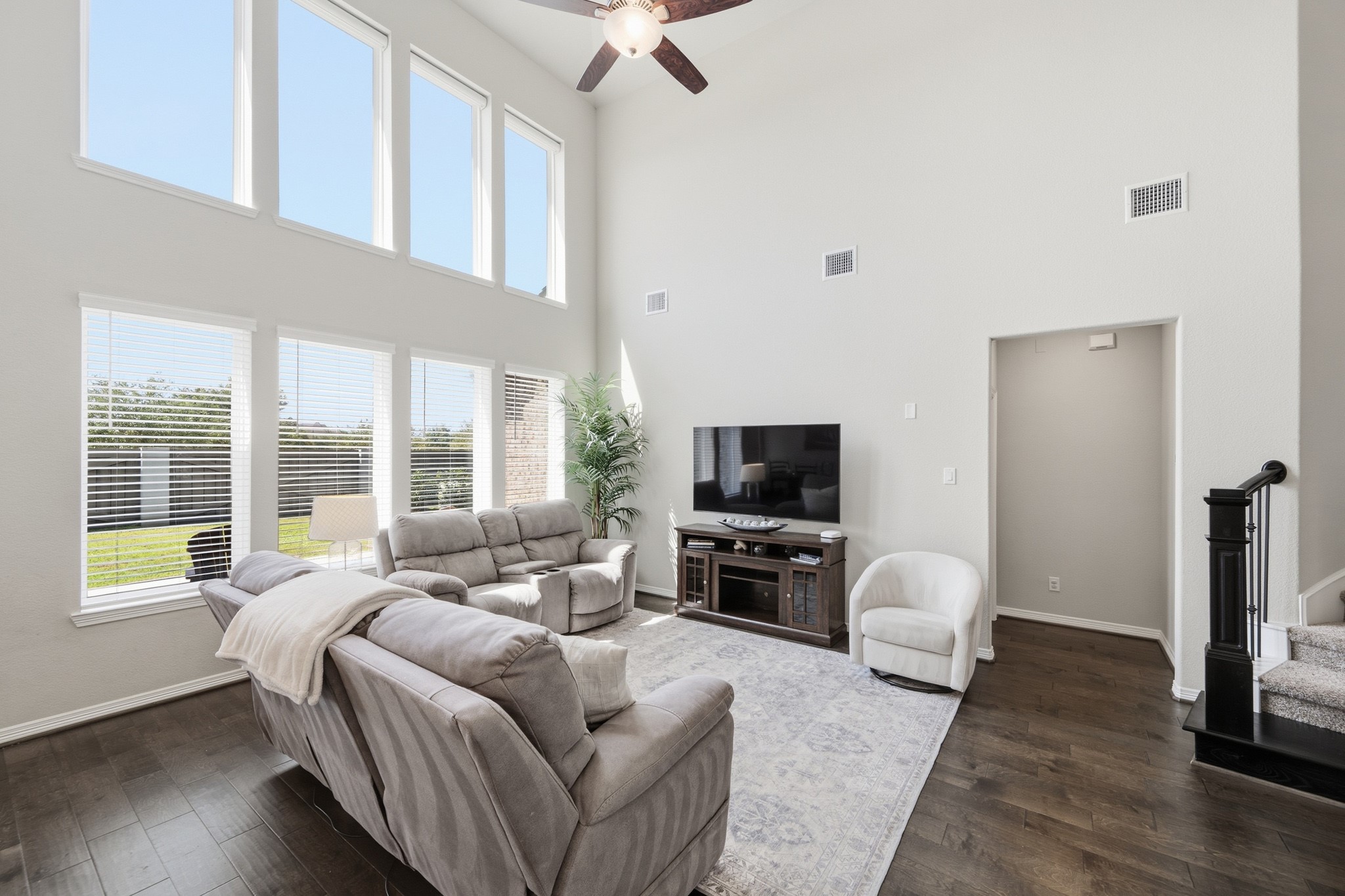 3023 Brisk Autumn Drive Property Photo 7