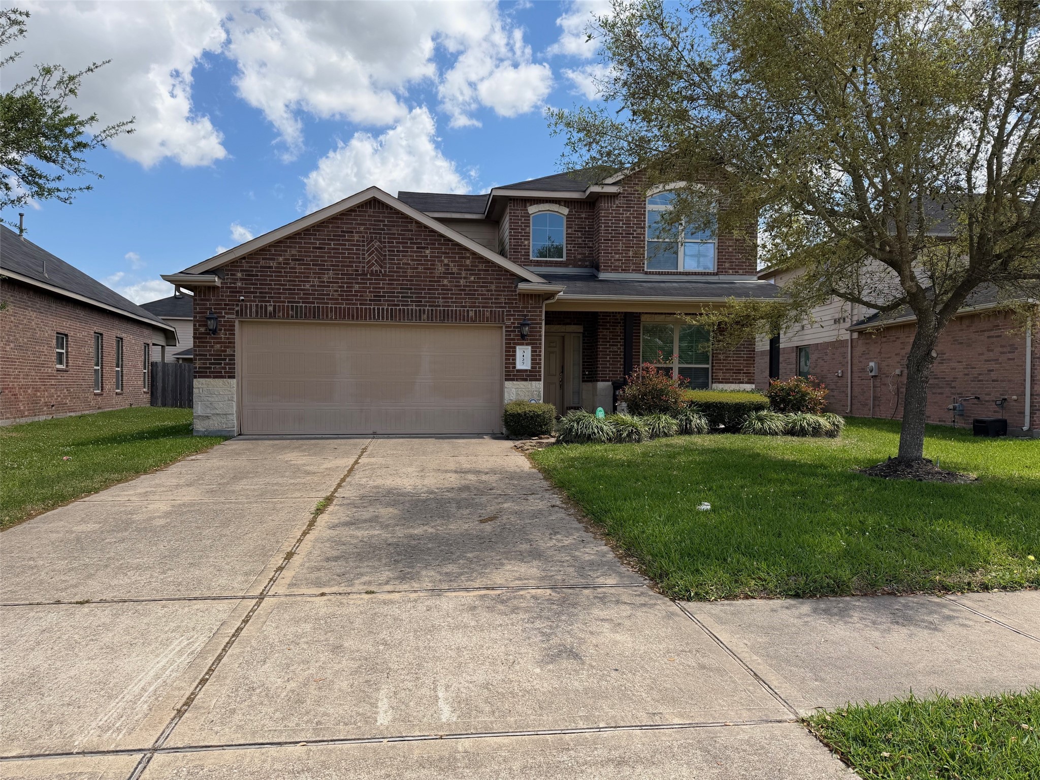 3127 Cambridge Falls Drive Property Photo 1