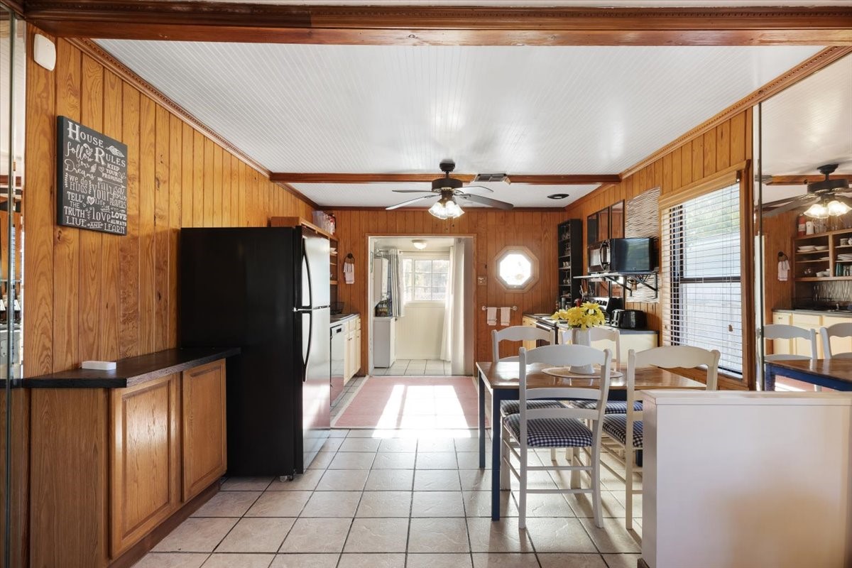 3406 Walsh Street Property Photo 7