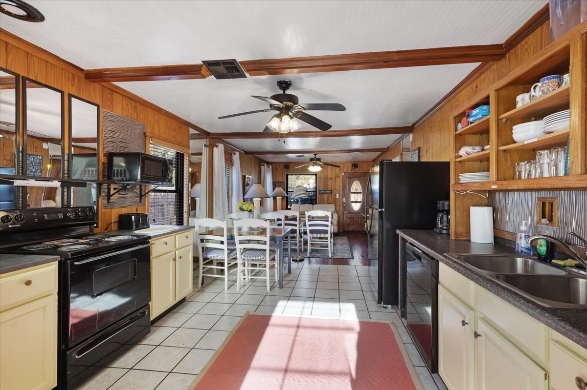 3406 Walsh Street Property Photo 8