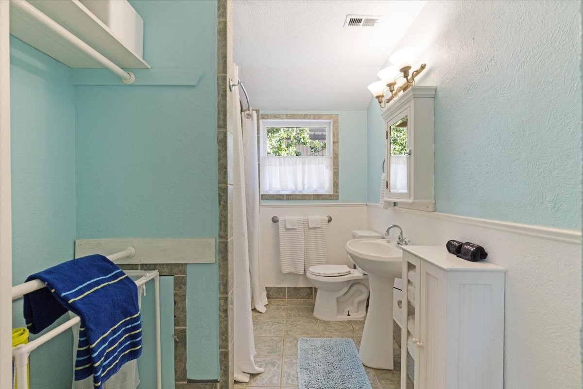 3406 Walsh Street Property Photo 13