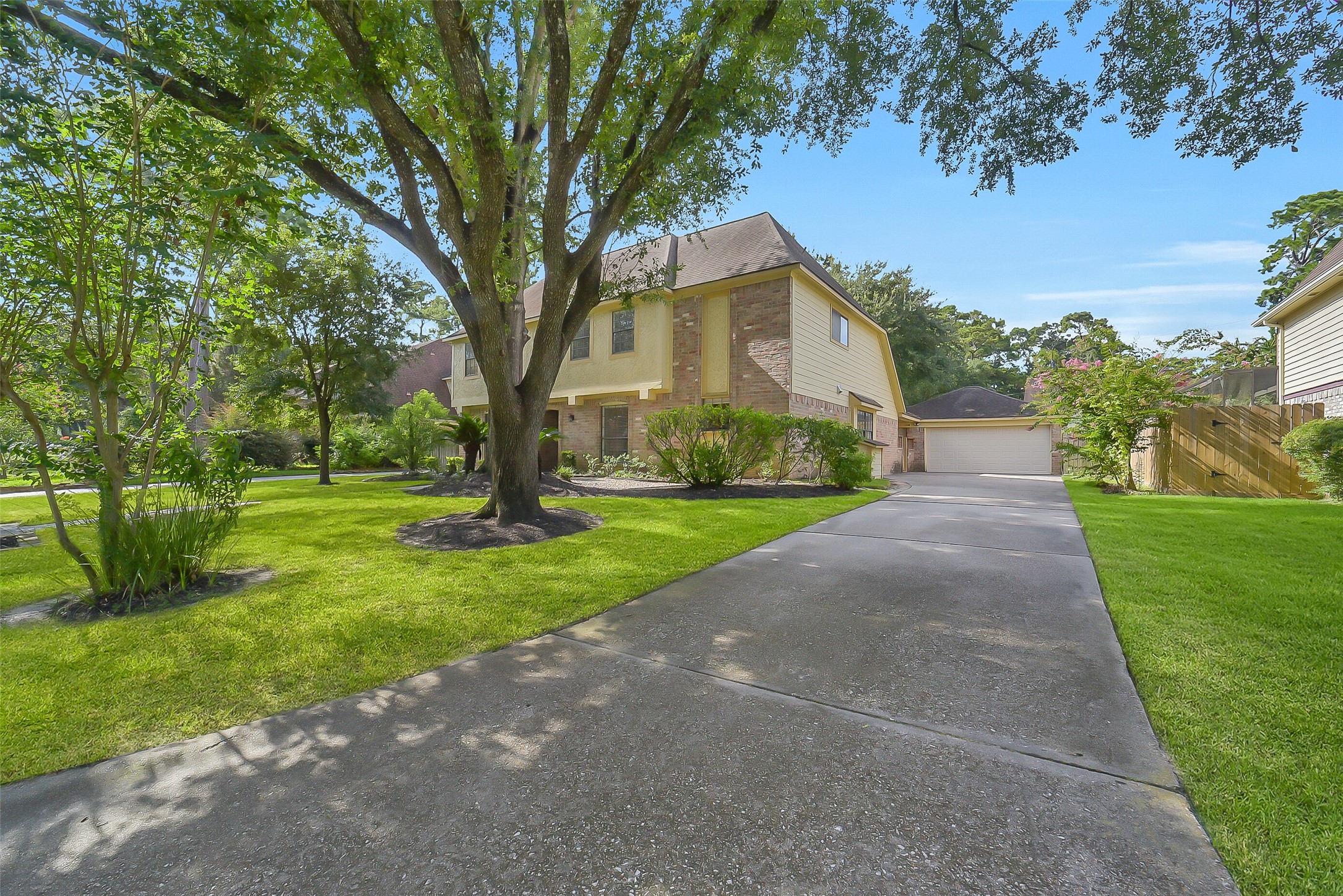 12803 Chriswood Drive Property Photo 2