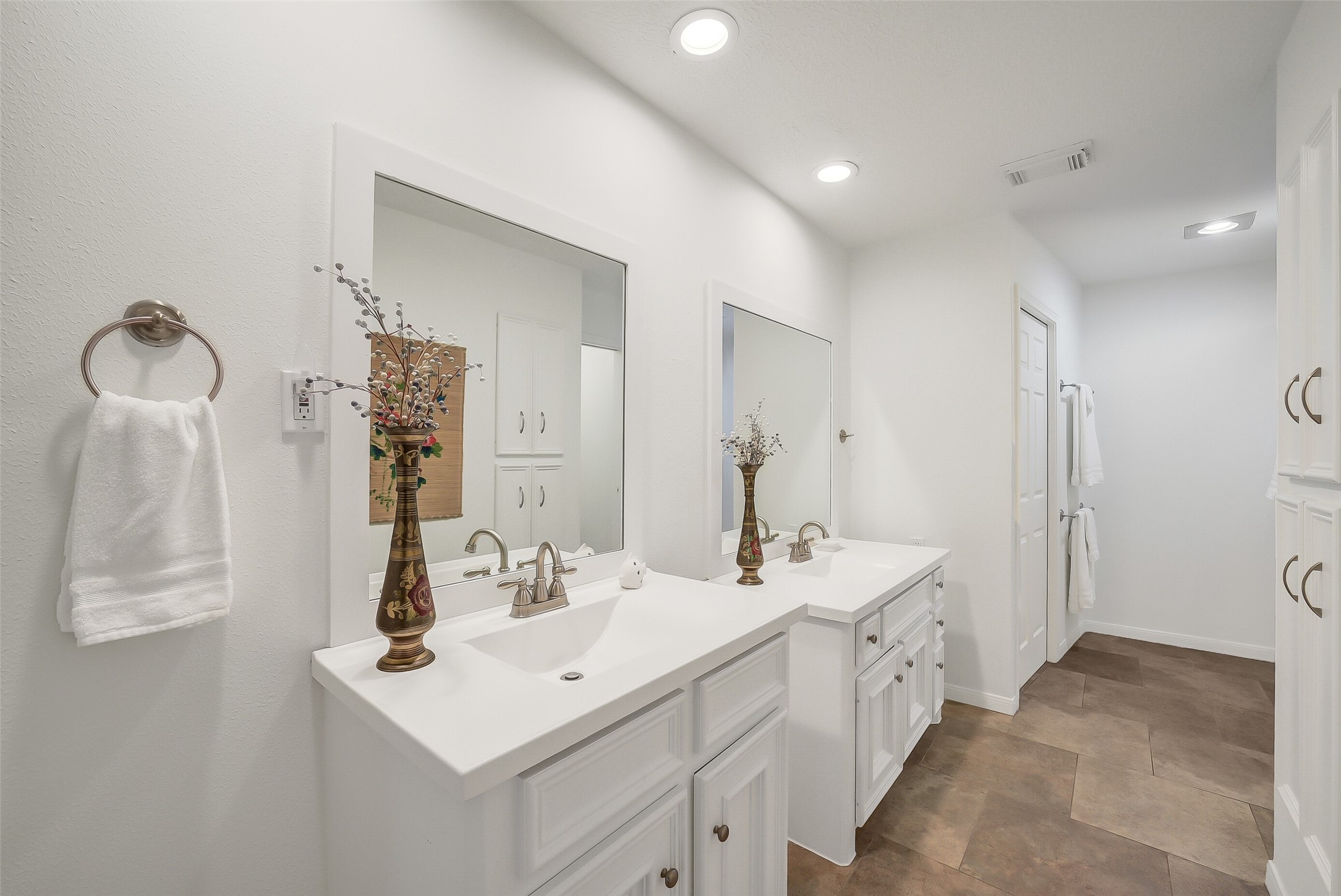 12803 Chriswood Drive Property Photo 10