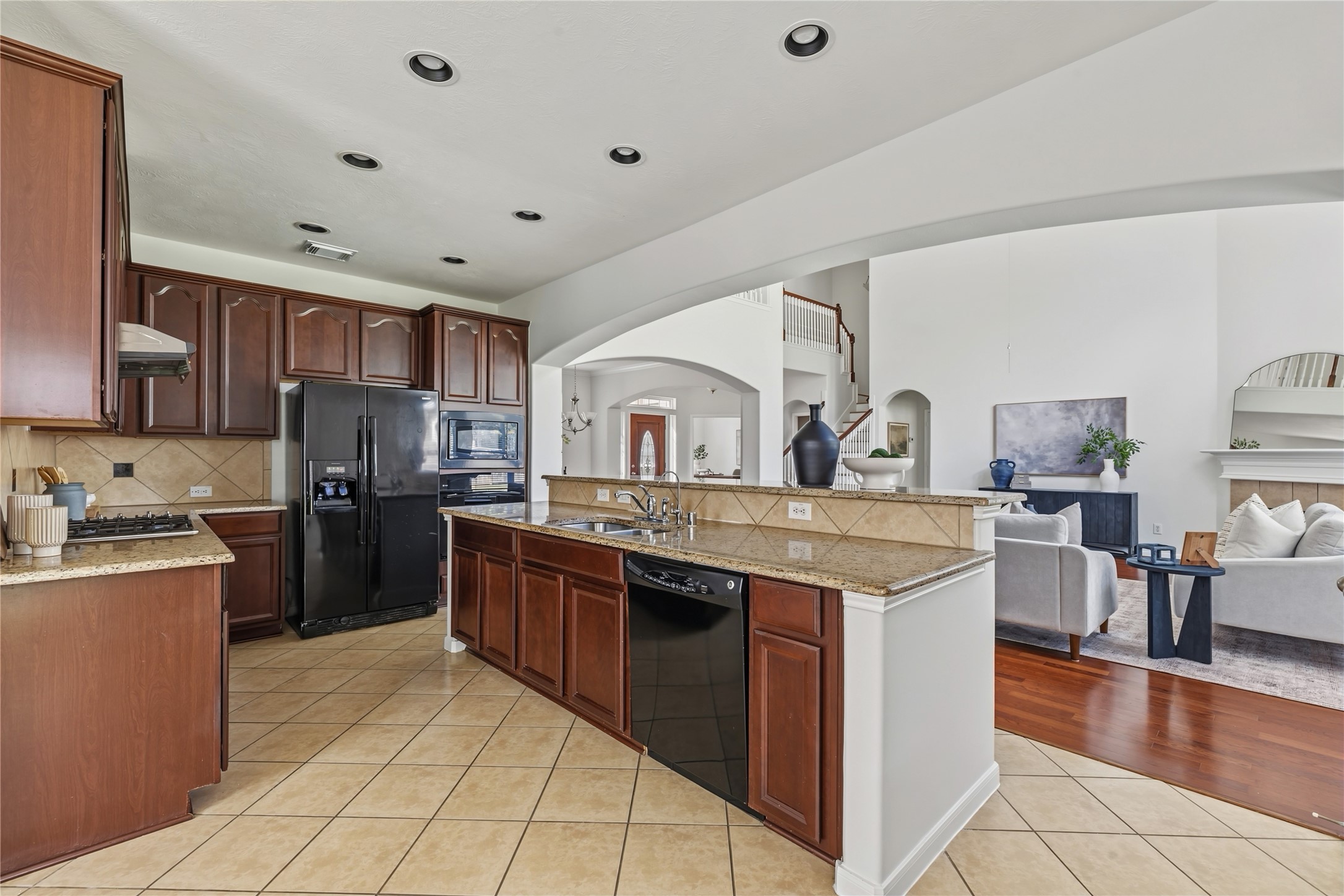 8610 Rising Oak Lane Property Photo 8