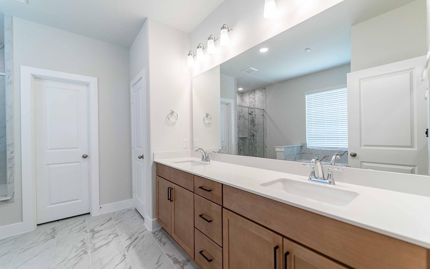 8915 Rose Jade Drive, Iowa Colony Tx 77583 Property Photo 13
