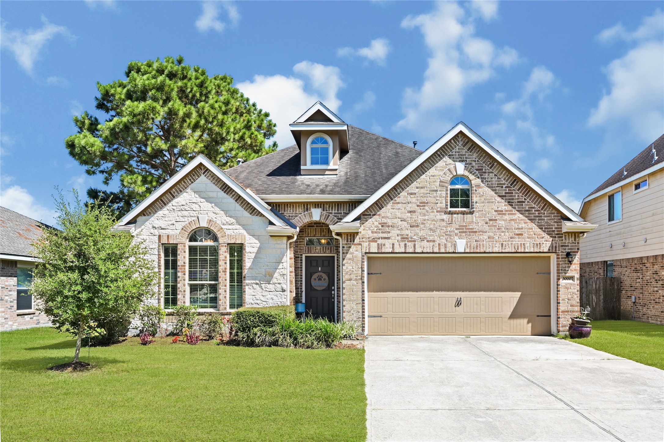 30007 Saw Oaks Drive Property Photo