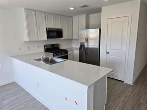 5211 Red Drum Dr Property Photo 3