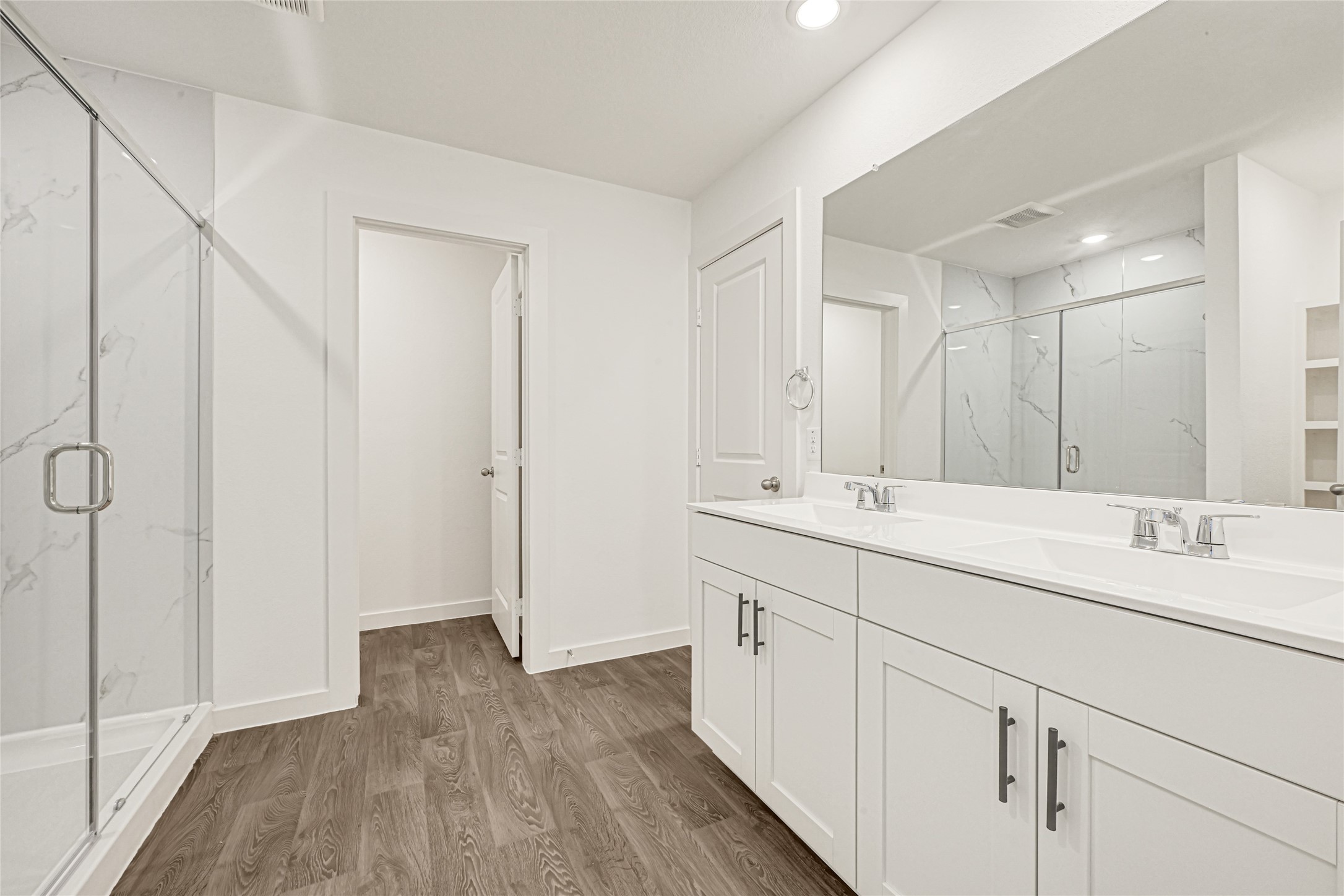 1015 Blue Stone Drive Property Photo 8