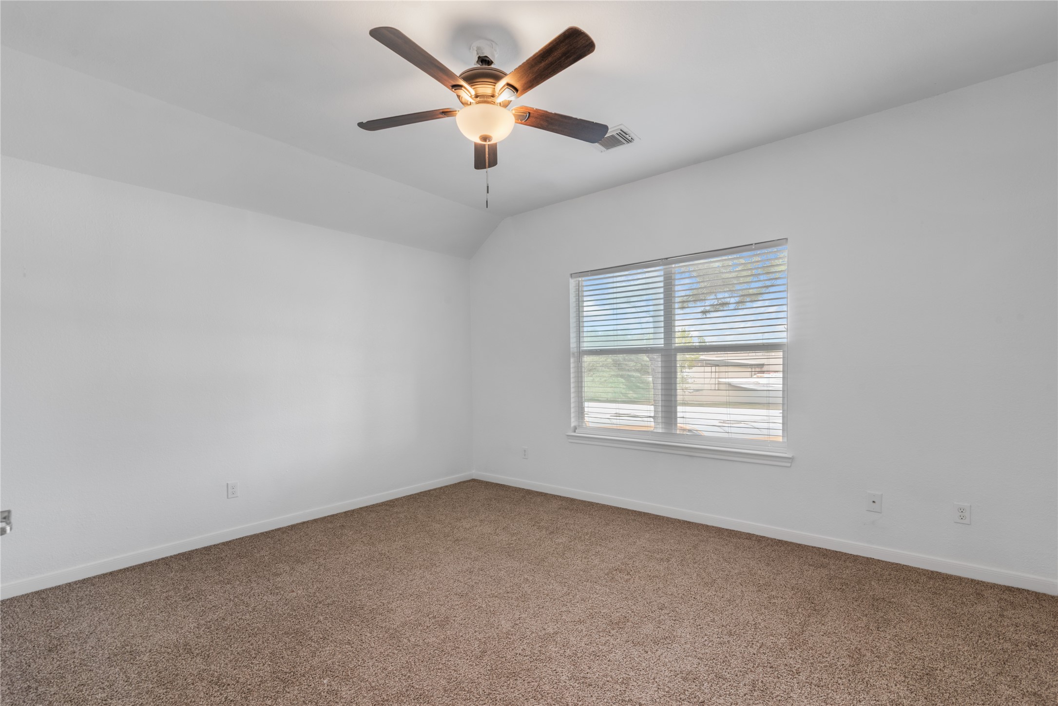 31 Umbria Lane Property Photo 32