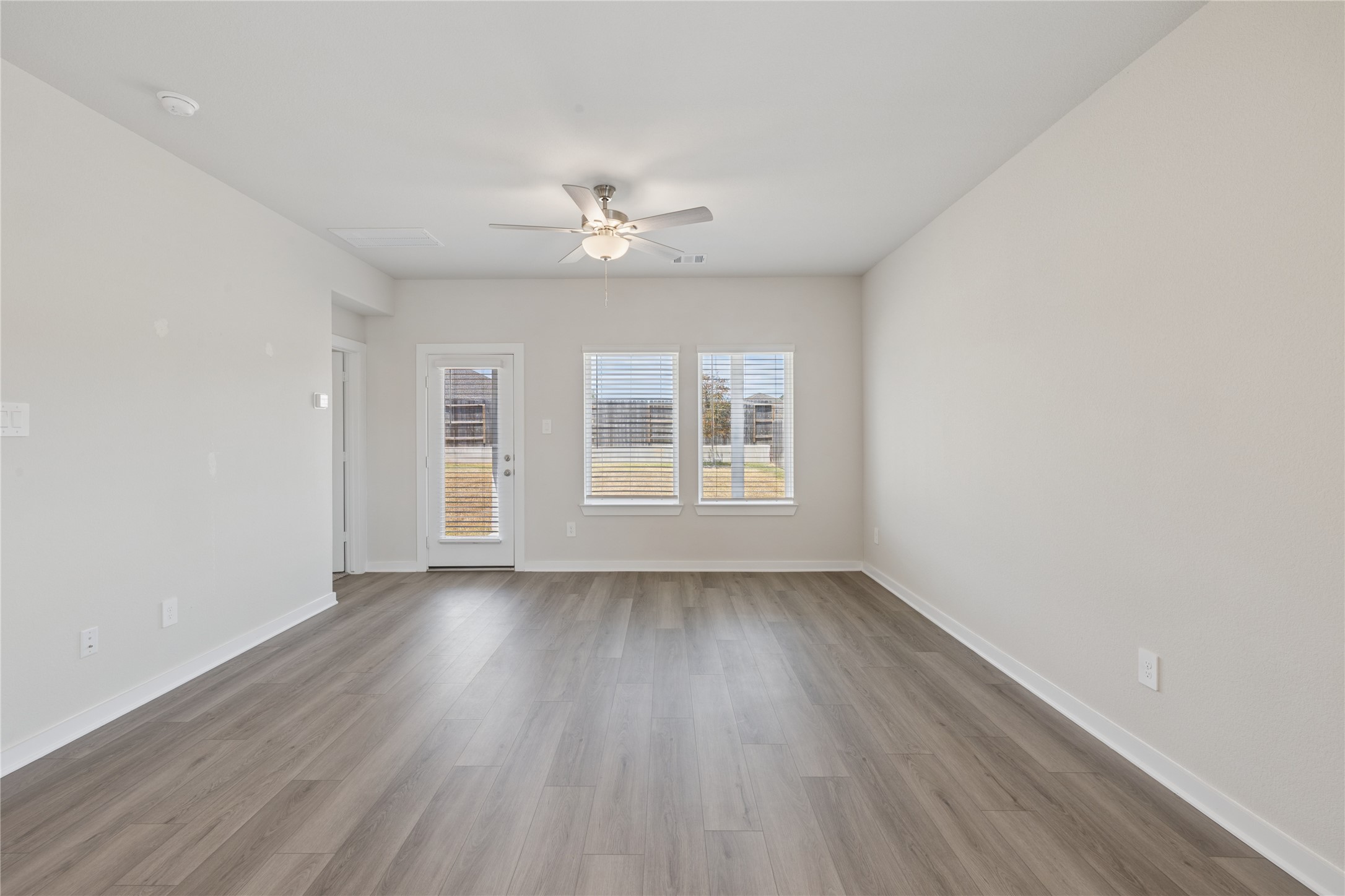1722 Cayden Oak Property Photo 6