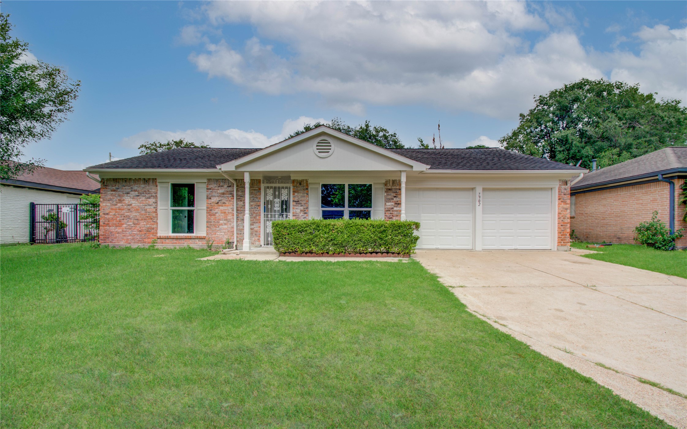 7902 La Roche Lane Property Photo 1