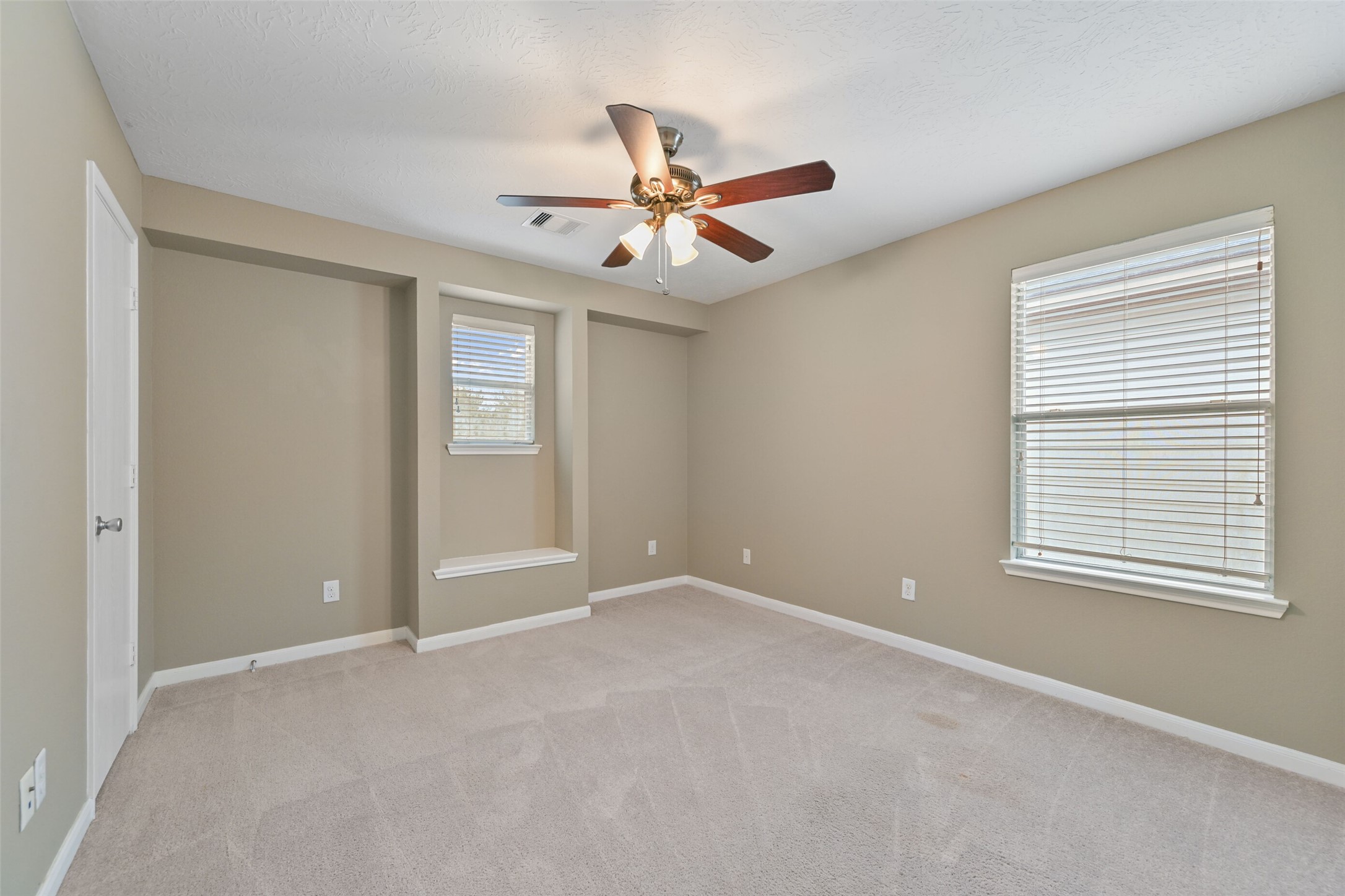 26119 Parkman Grove Drive Property Photo 19