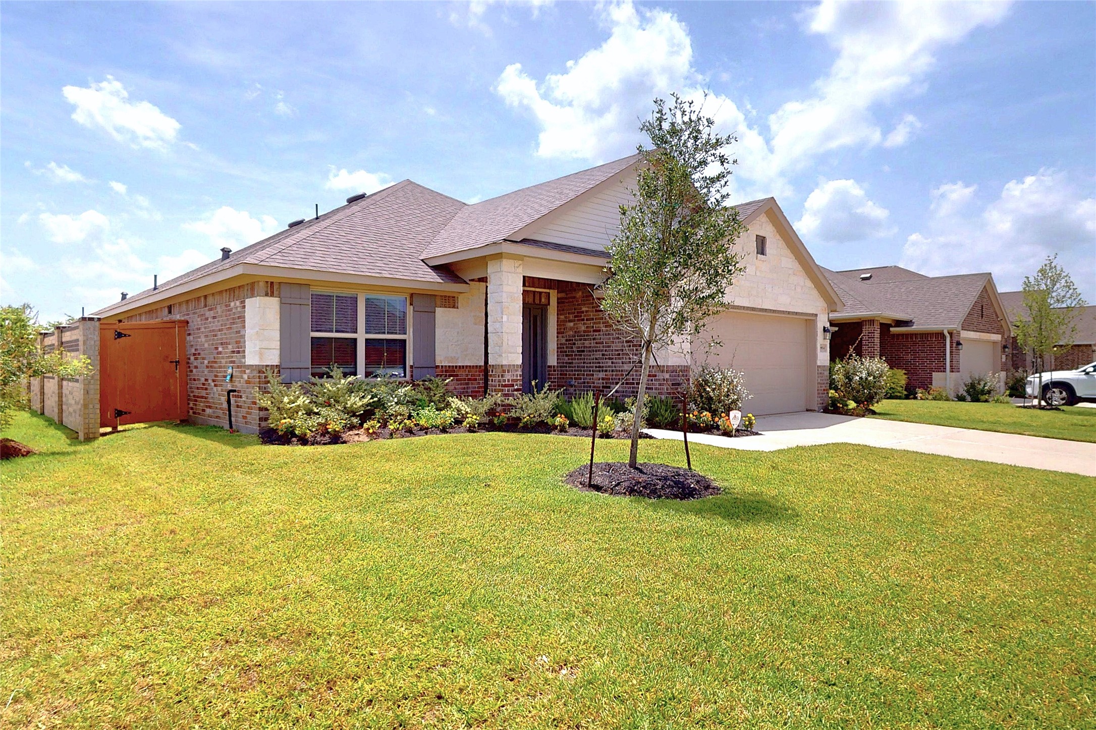 19934 Sienna Green Drive Property Photo 2